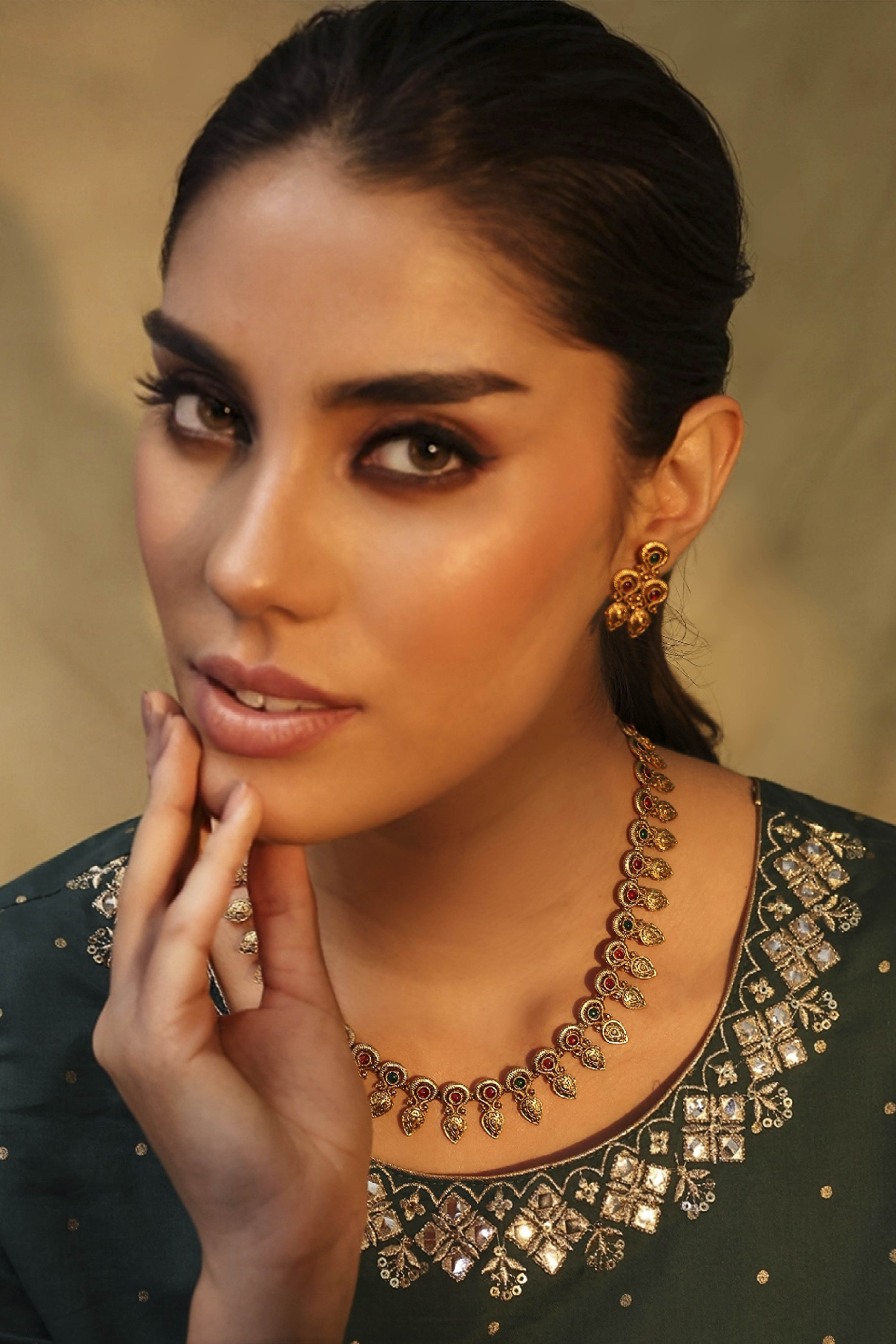 Gold Necklace Set image number 4