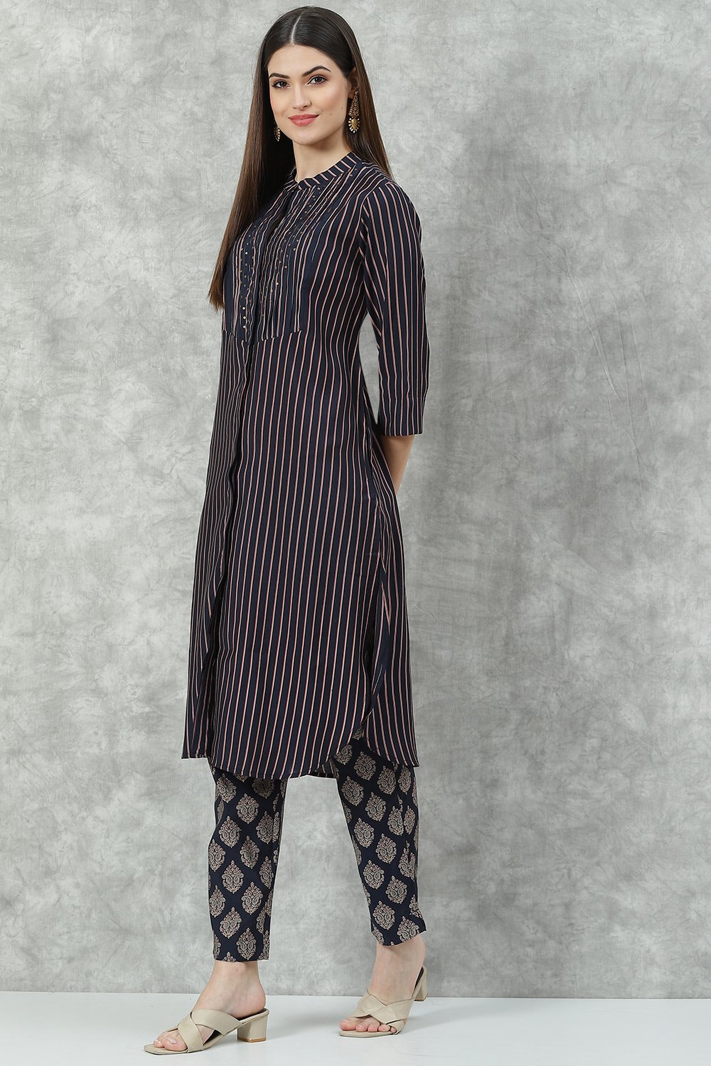 Red Poly Viscose Printed Kurta Set image number 3
