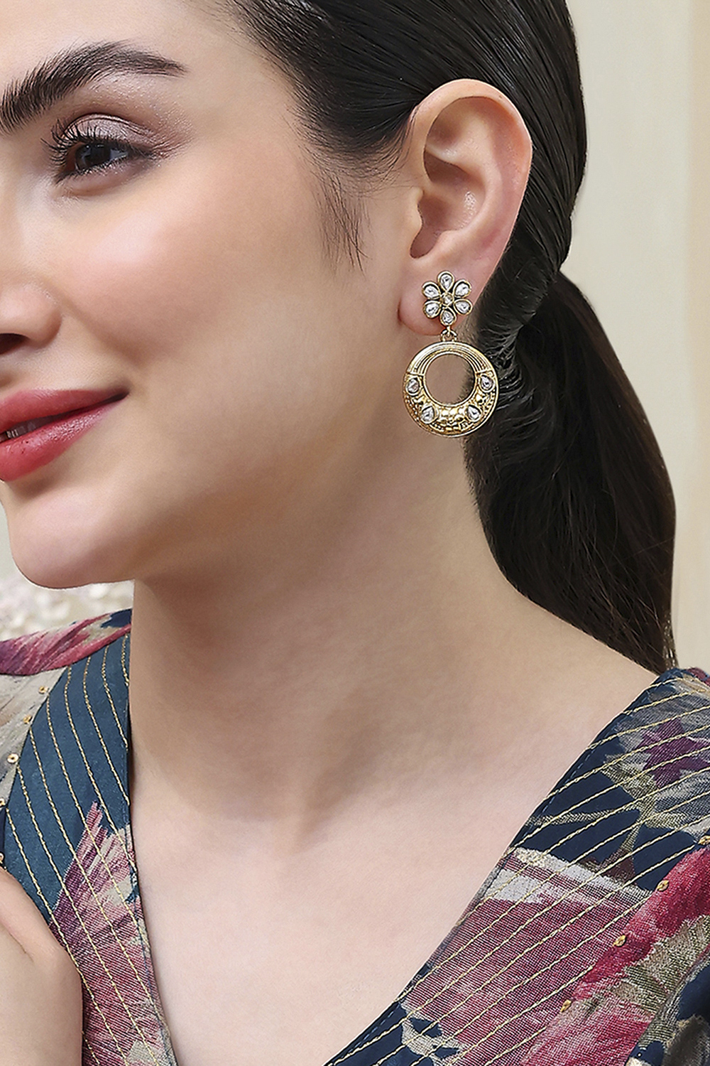 Gold Stone Earrings image number 1
