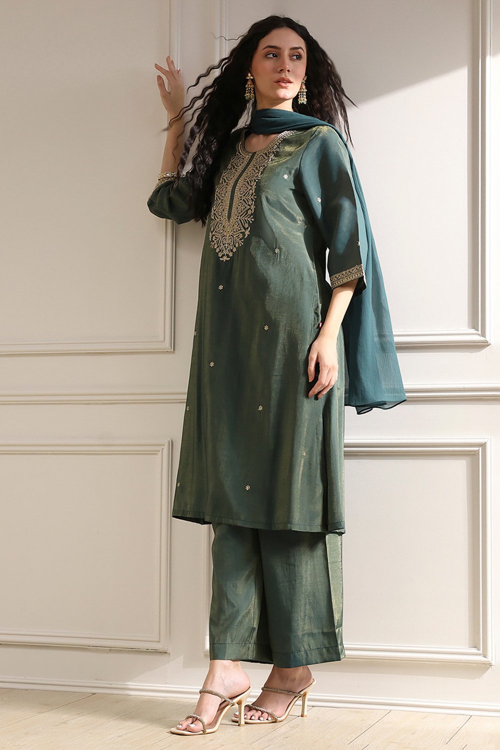 Green Viscose Rayon Straight Solid Suit Set image number 0