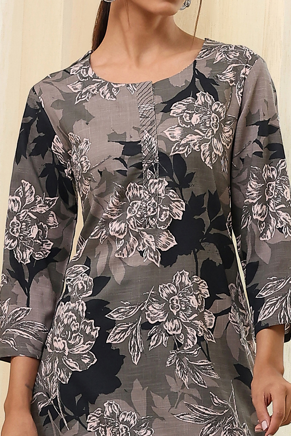 Onion Pink Viscose Rayon Straight Kurta image number 1