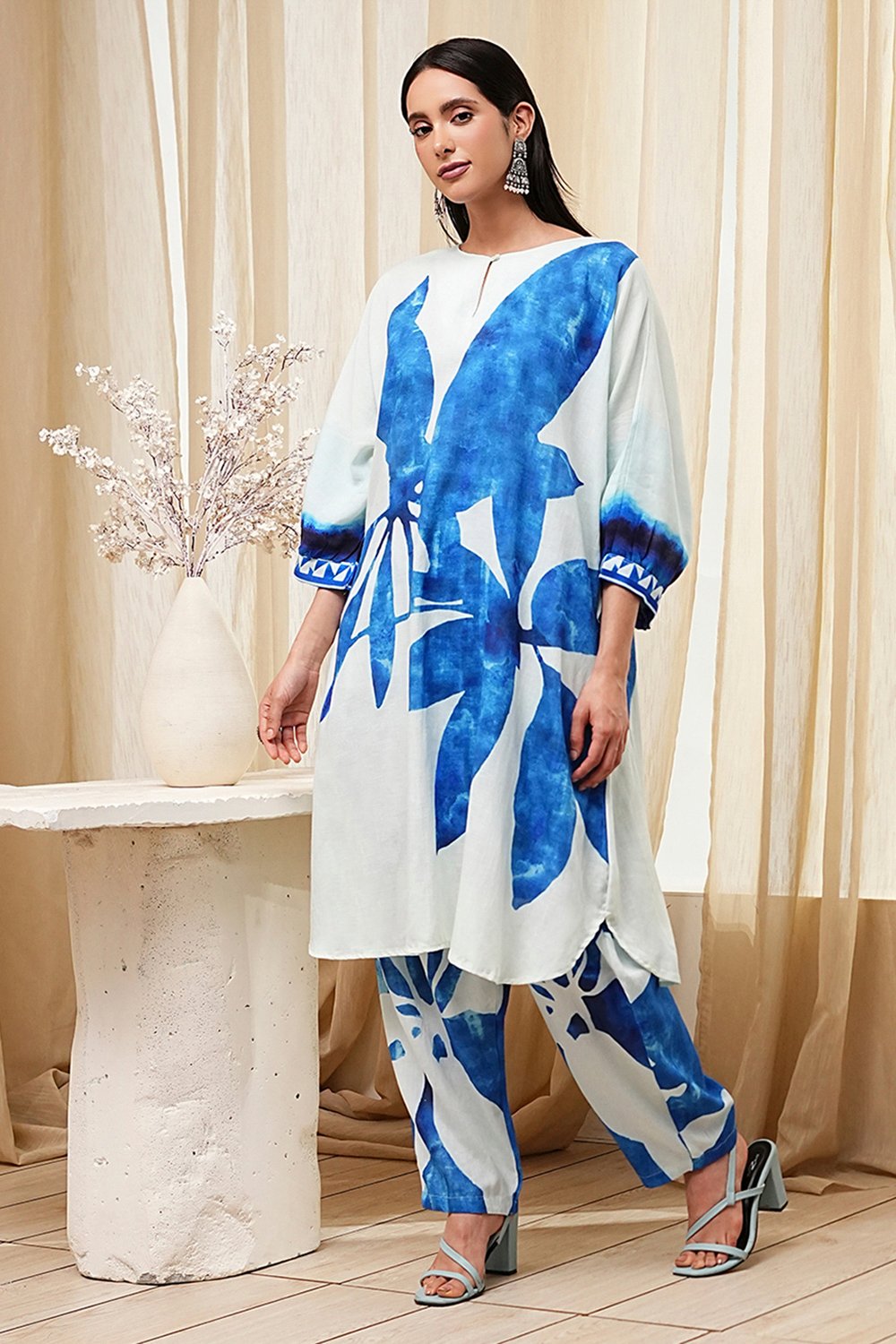 Indigo Blue and White Straight Co-ord Set image number 4