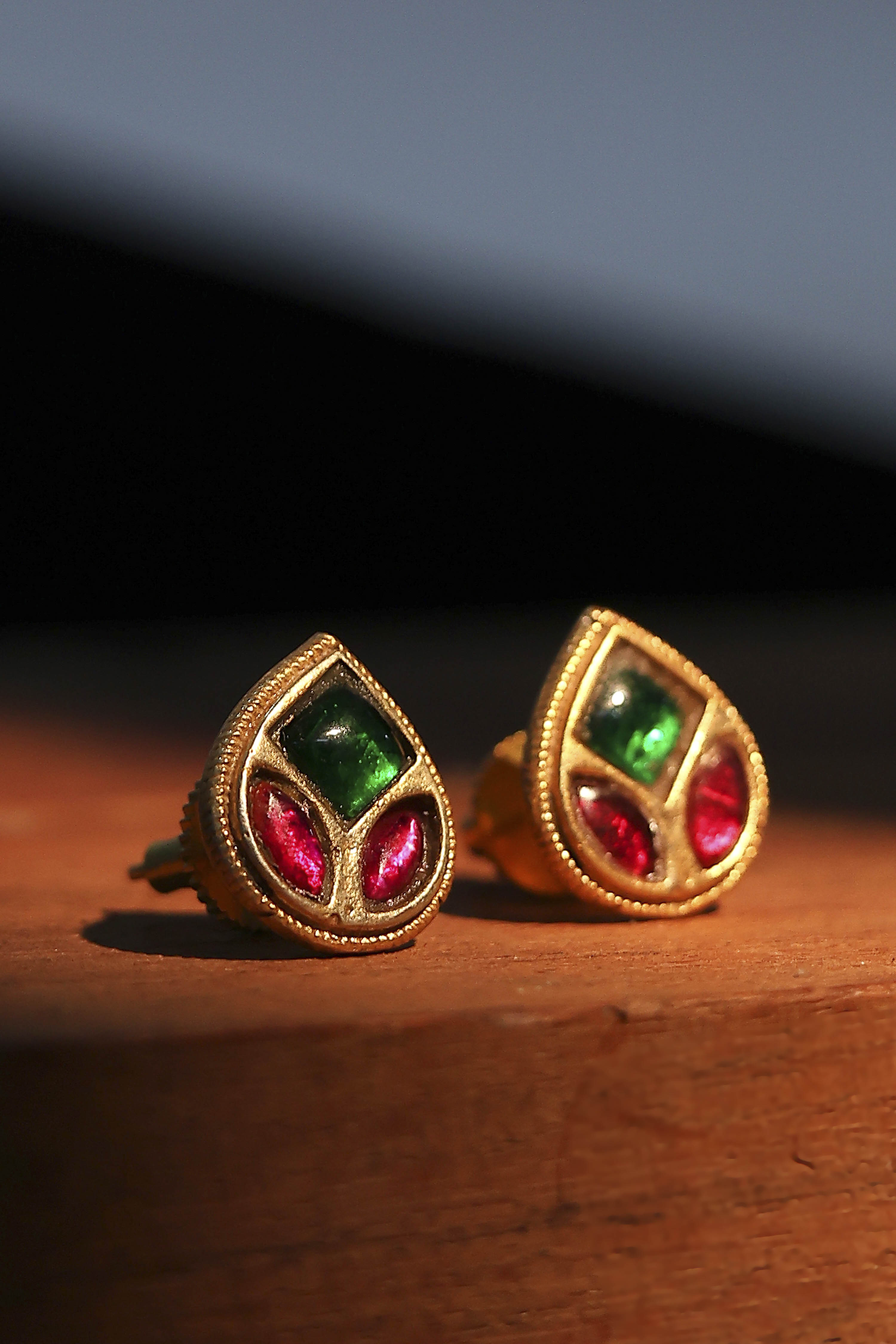 Multicolor Brass Studs image number 0