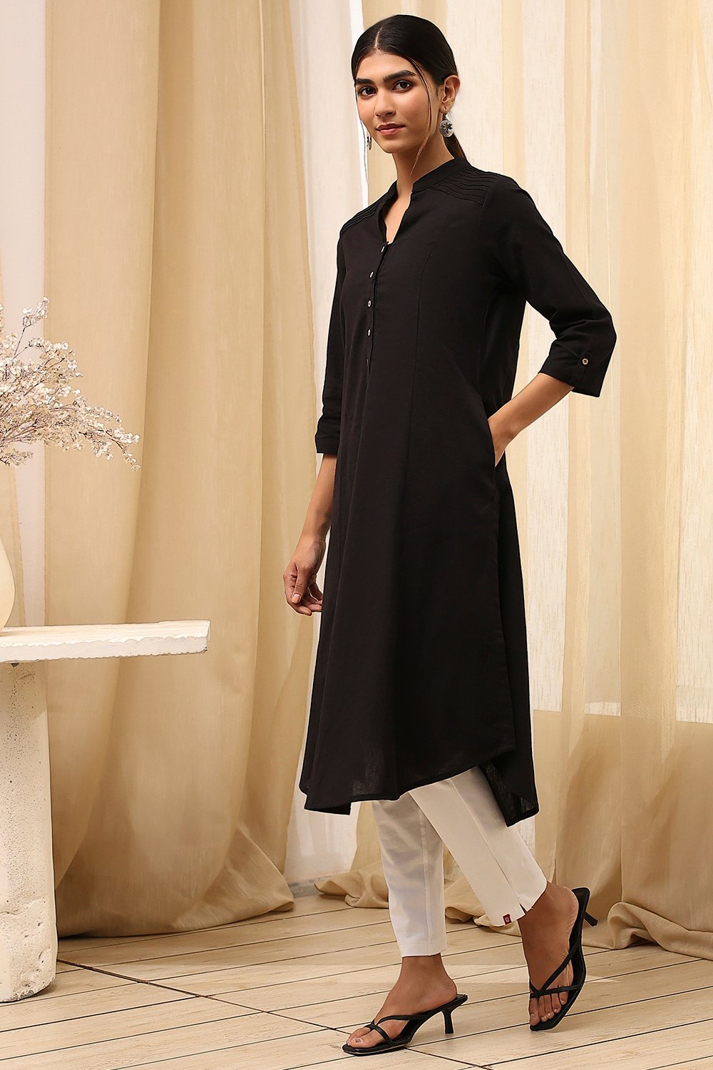 Burgundy Cotton Blend Solid Straight Kurta image number 2