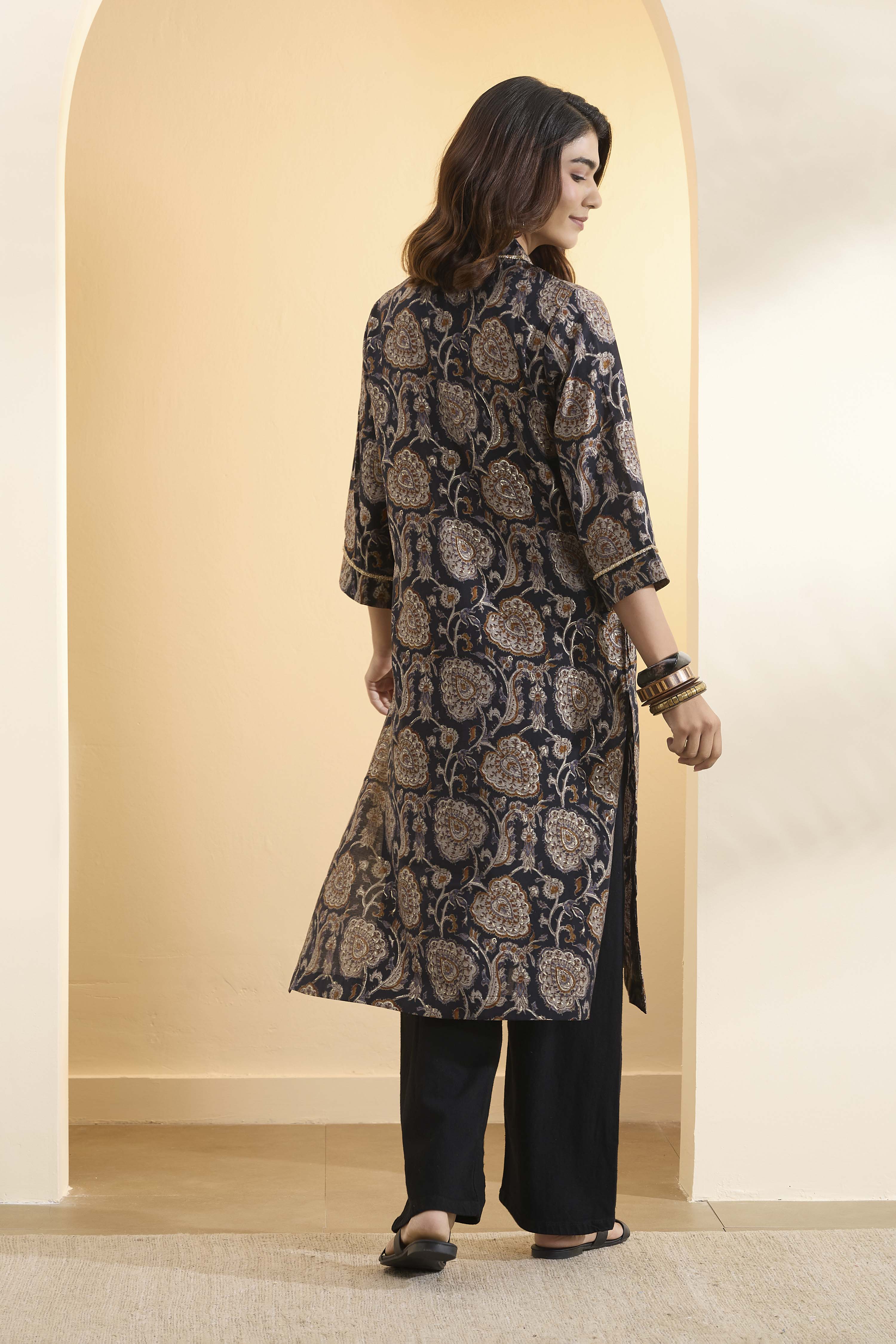 Black Poly Viscose Floral Straight Kurta image number 3