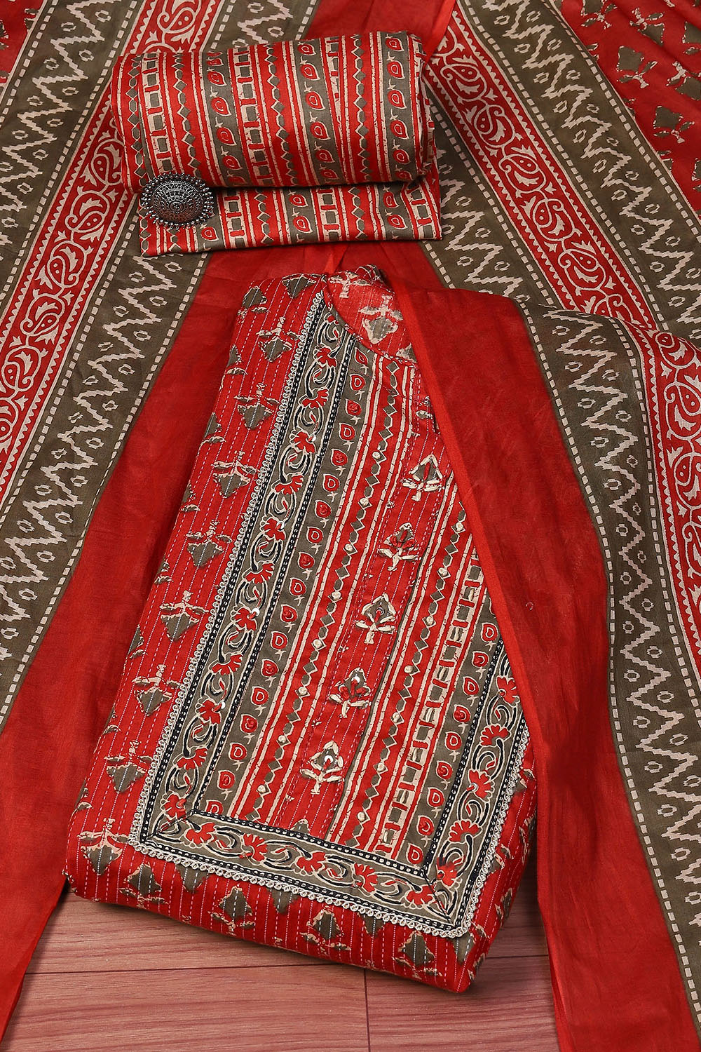 Green Cotton Unstitched Suit set image number 0