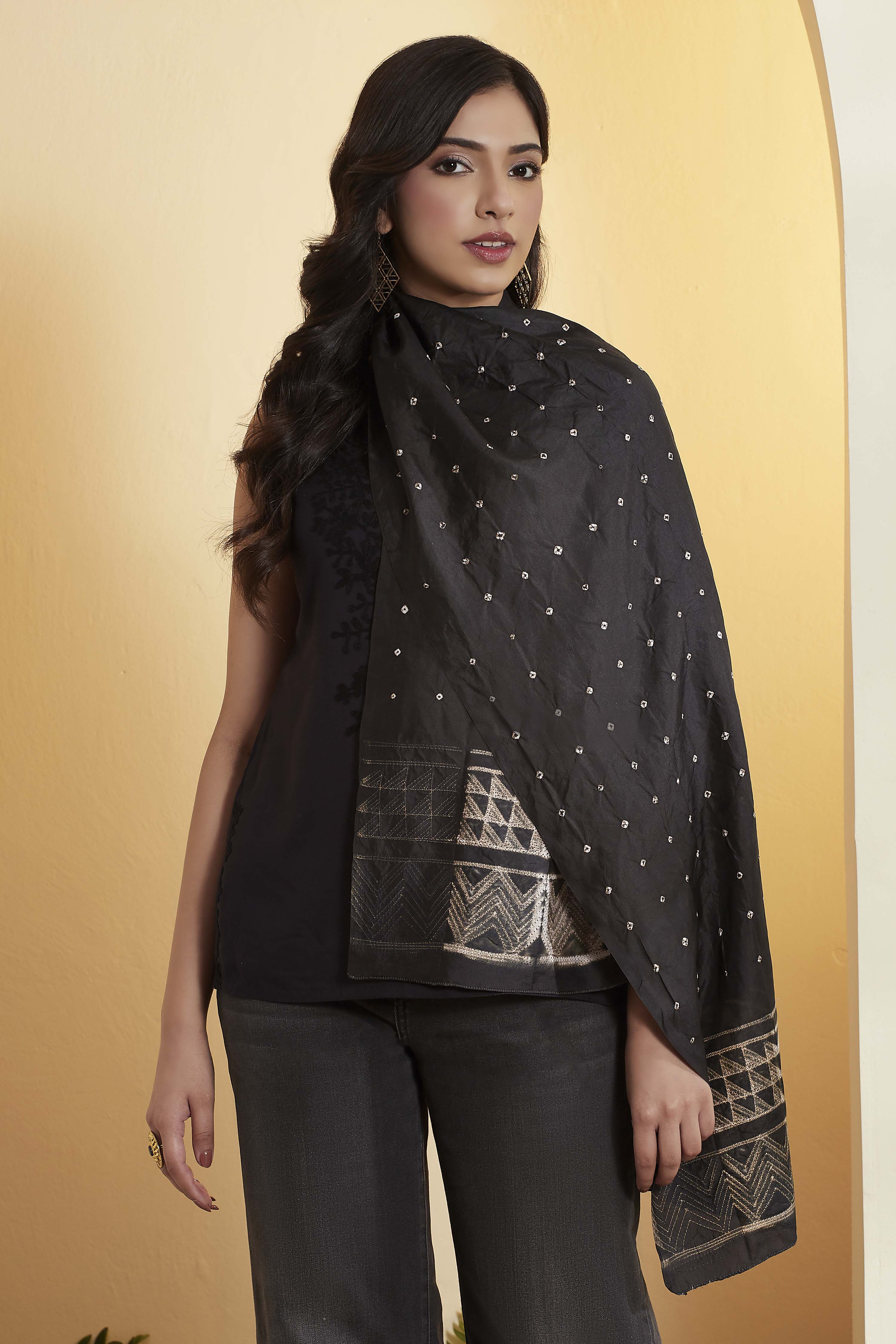 Black Mulberry Silk Bandhani Printed Stole image number 4