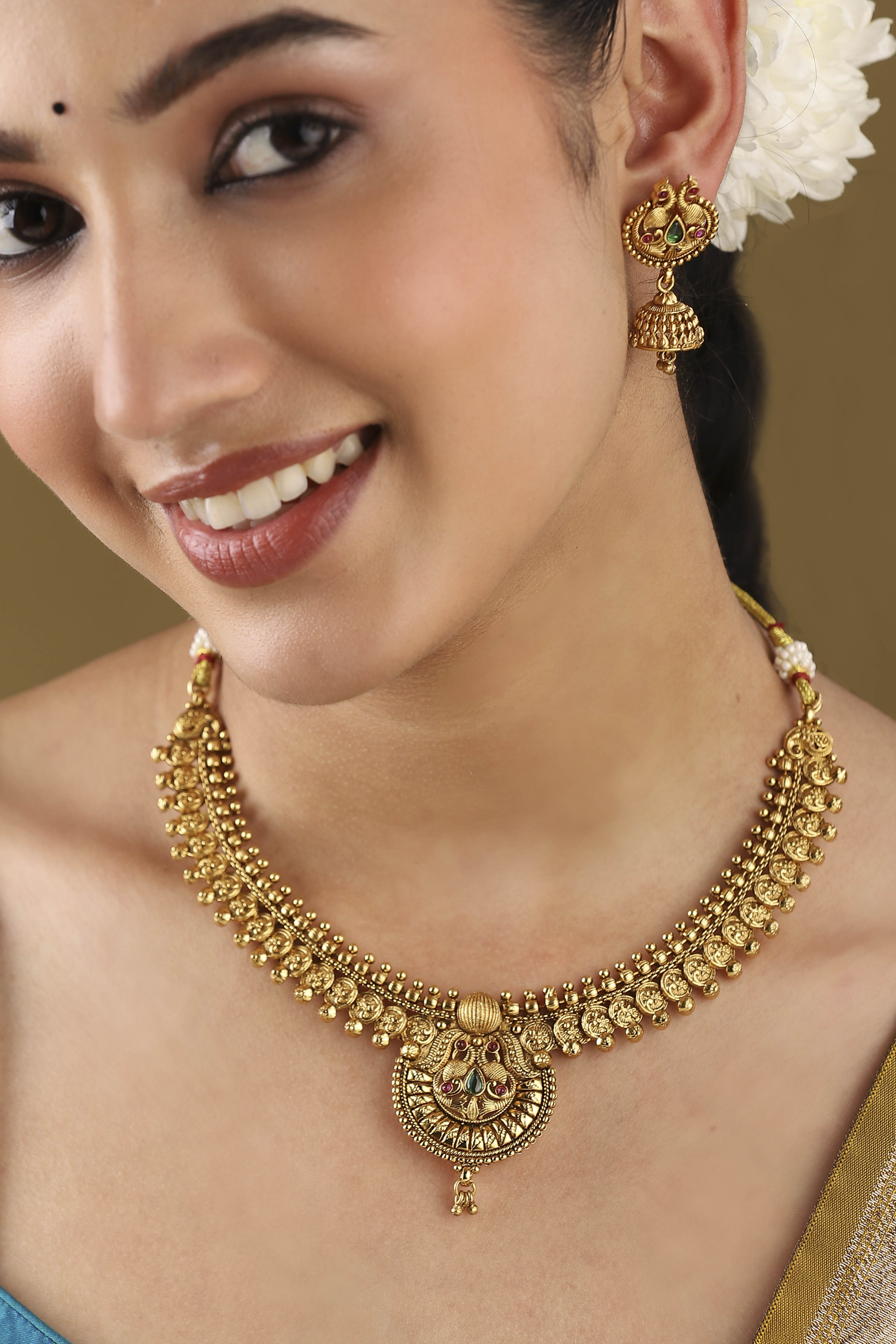 Gold Plated Brass Minimal Stone Studded Necklace Set image number 5