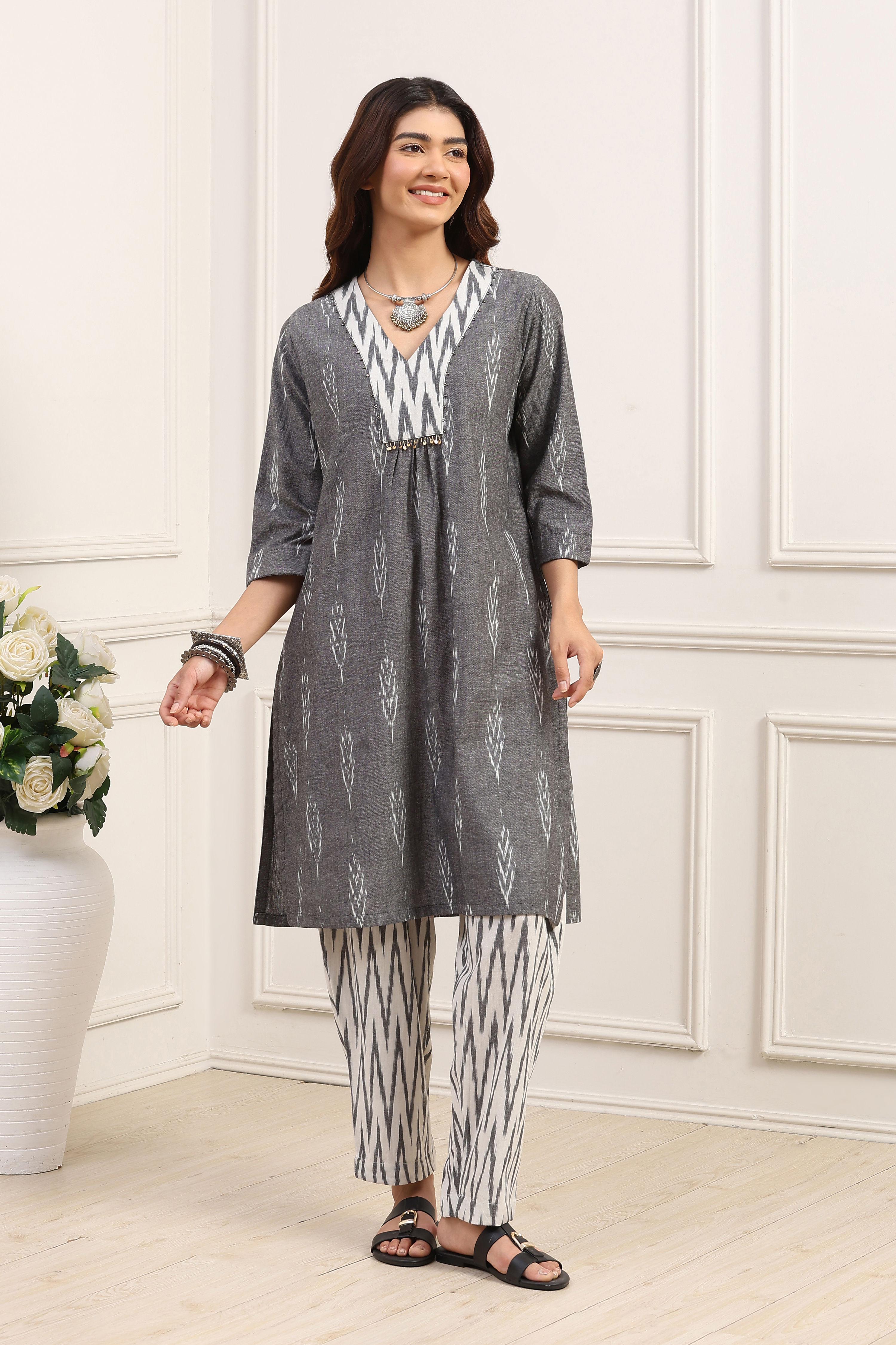 Grey Cotton Straight Suit Set image number 6