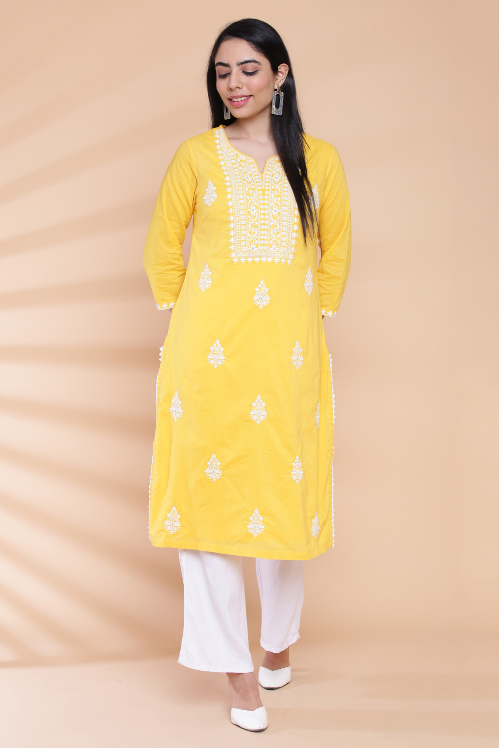 Pink Cotton Chikankari Embroidered Kurta image number 4