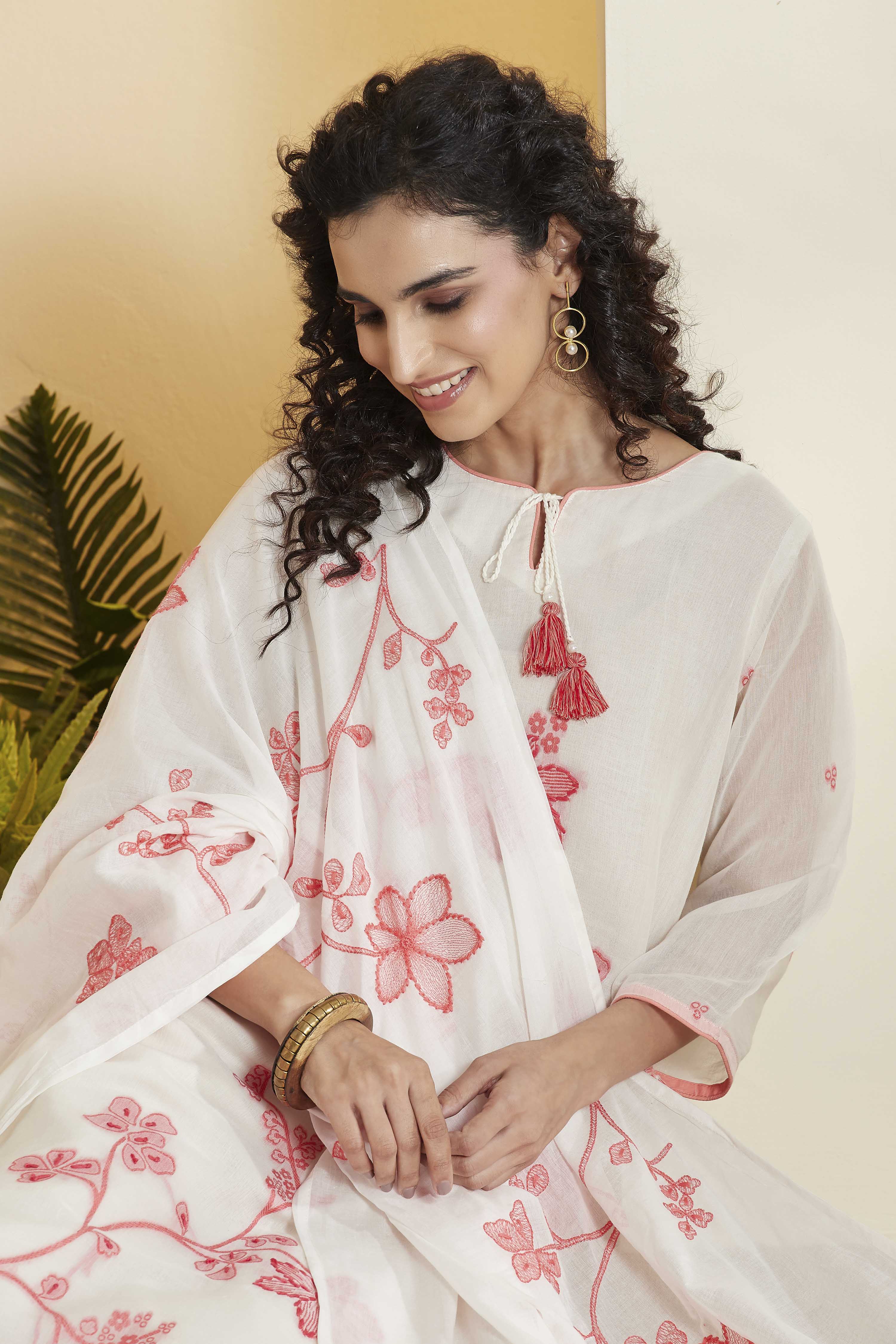 White Viscose Rayon Floral Straight Kurta Set image number 1