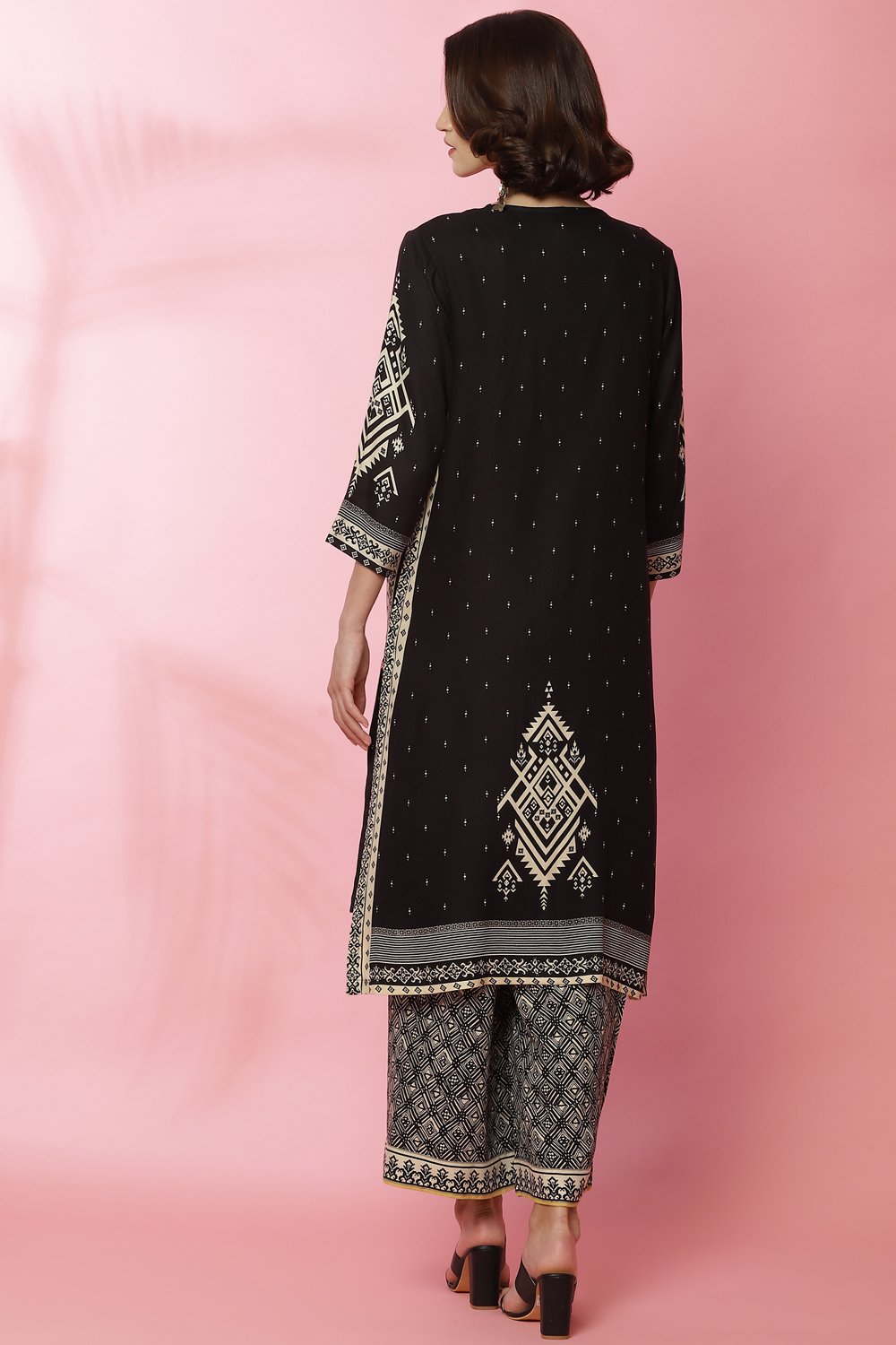 Black And Off White Viscose Printed Kurta image number 6