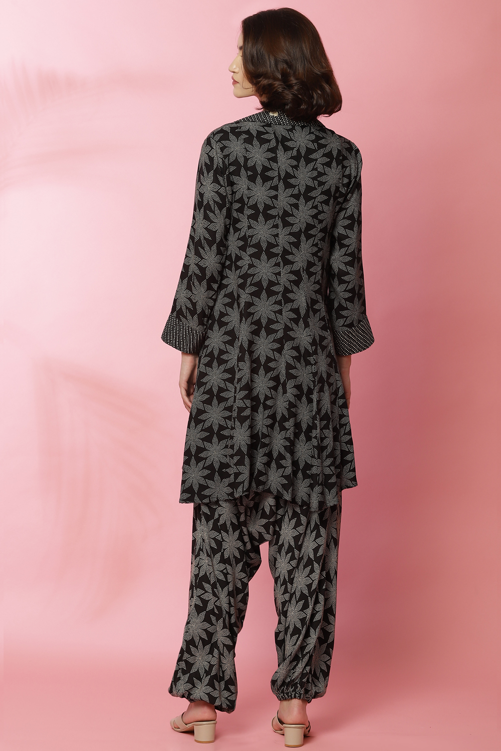 Black And Off White Viscose Printed Short Kurti image number 5