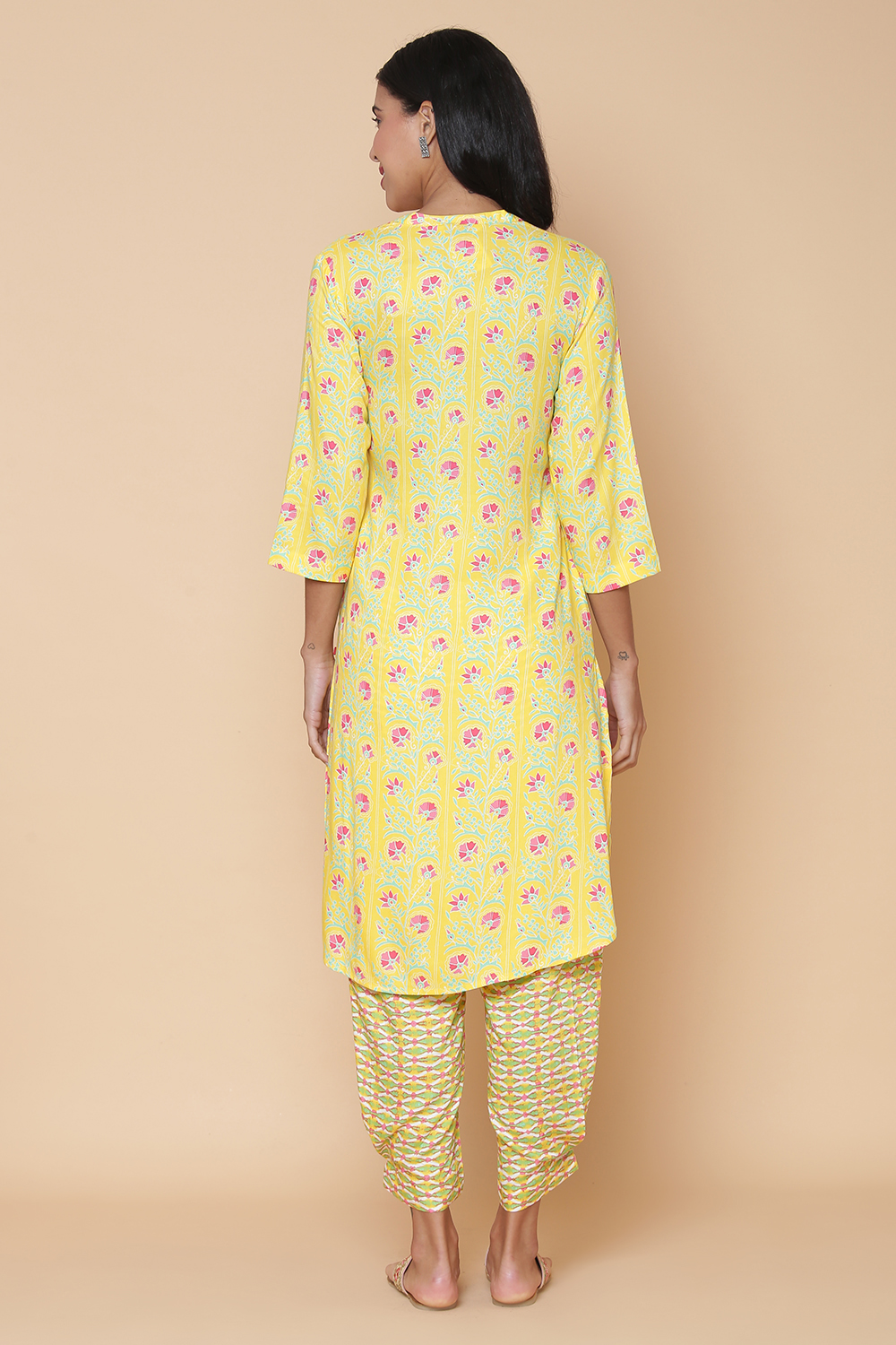 Cream Rayon Straight Kurta Pants Set image number 7