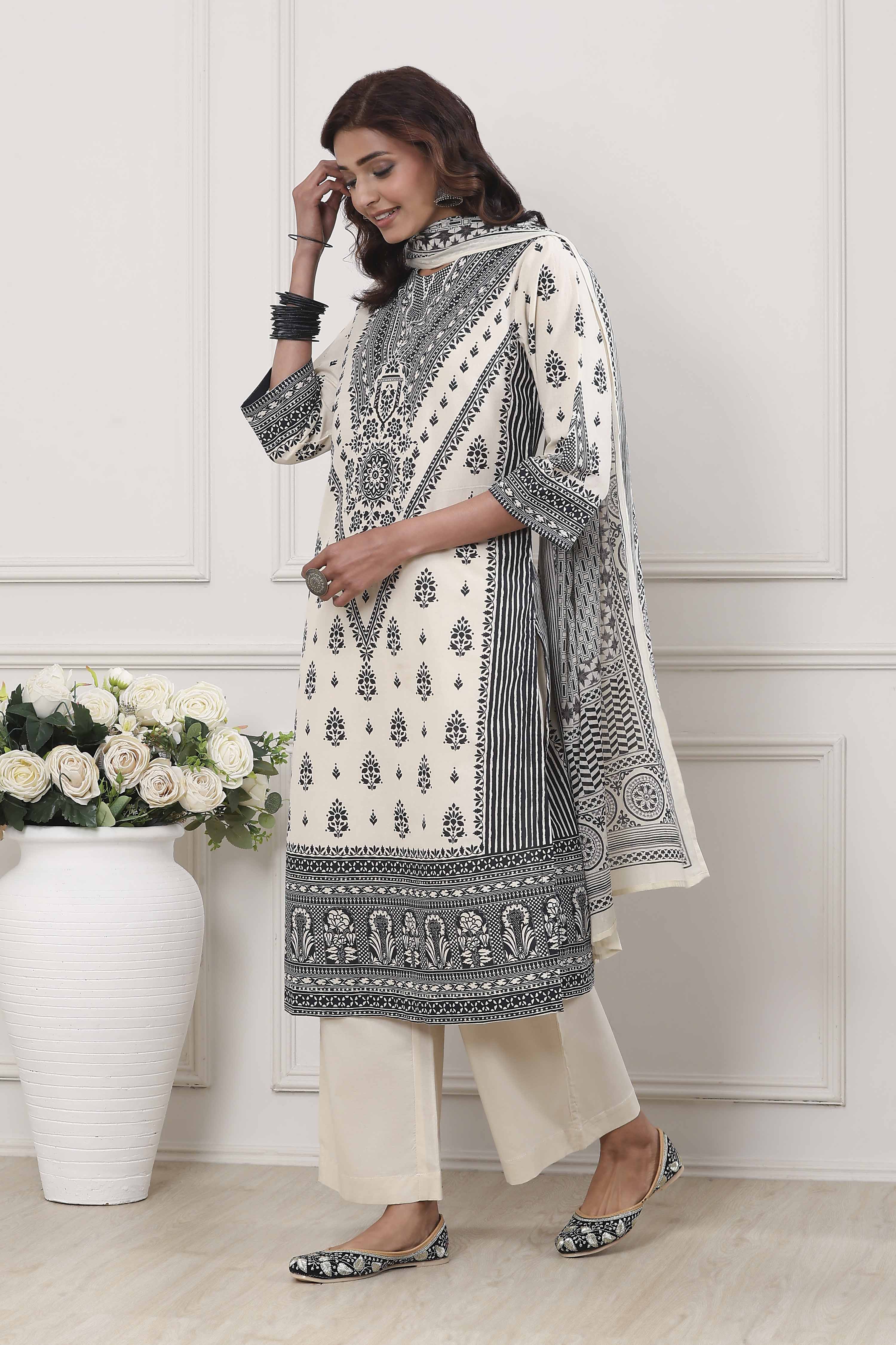 Off White Cotton Straight Suit Set image number 3