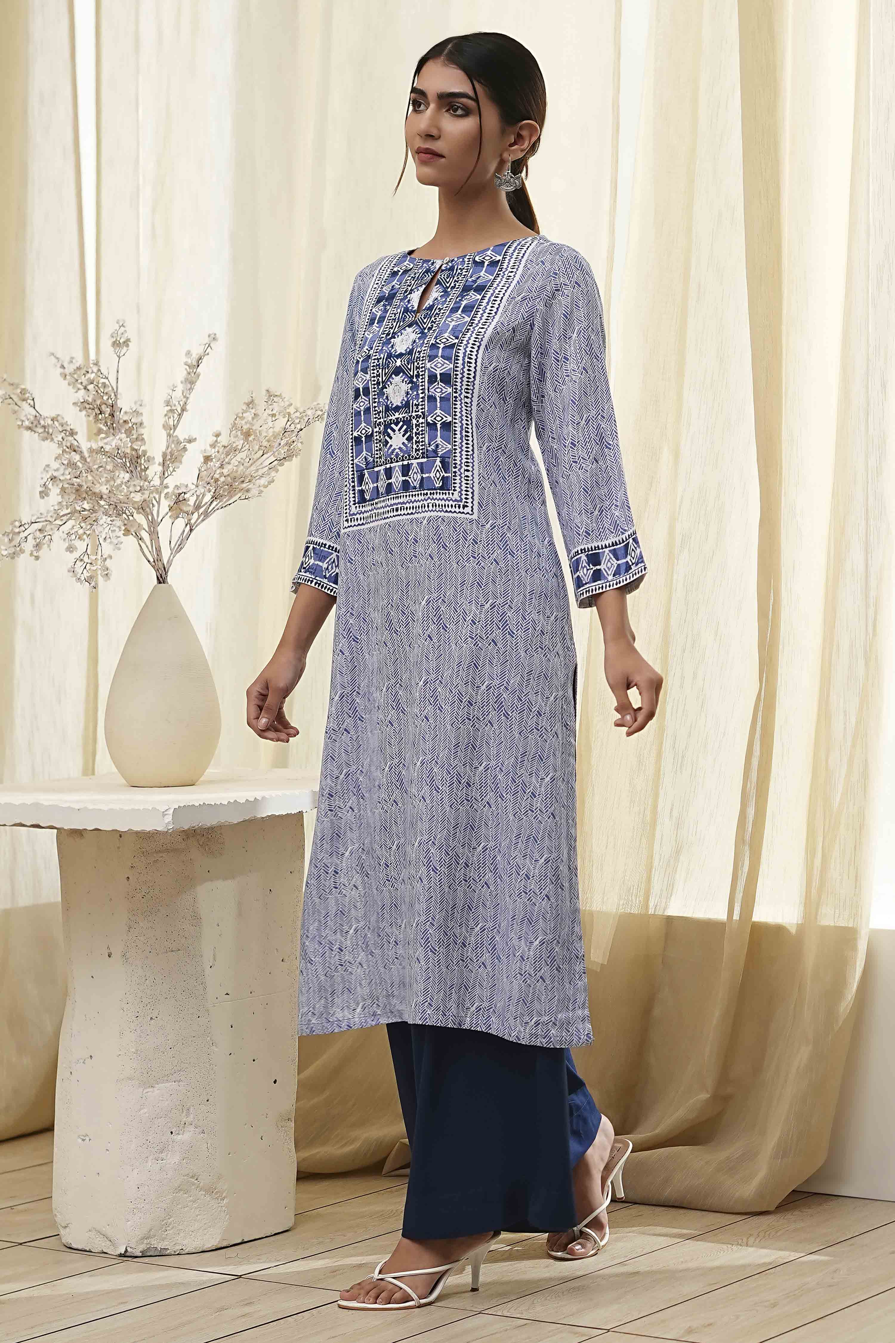 Beige Printed Straight Kurta image number 2