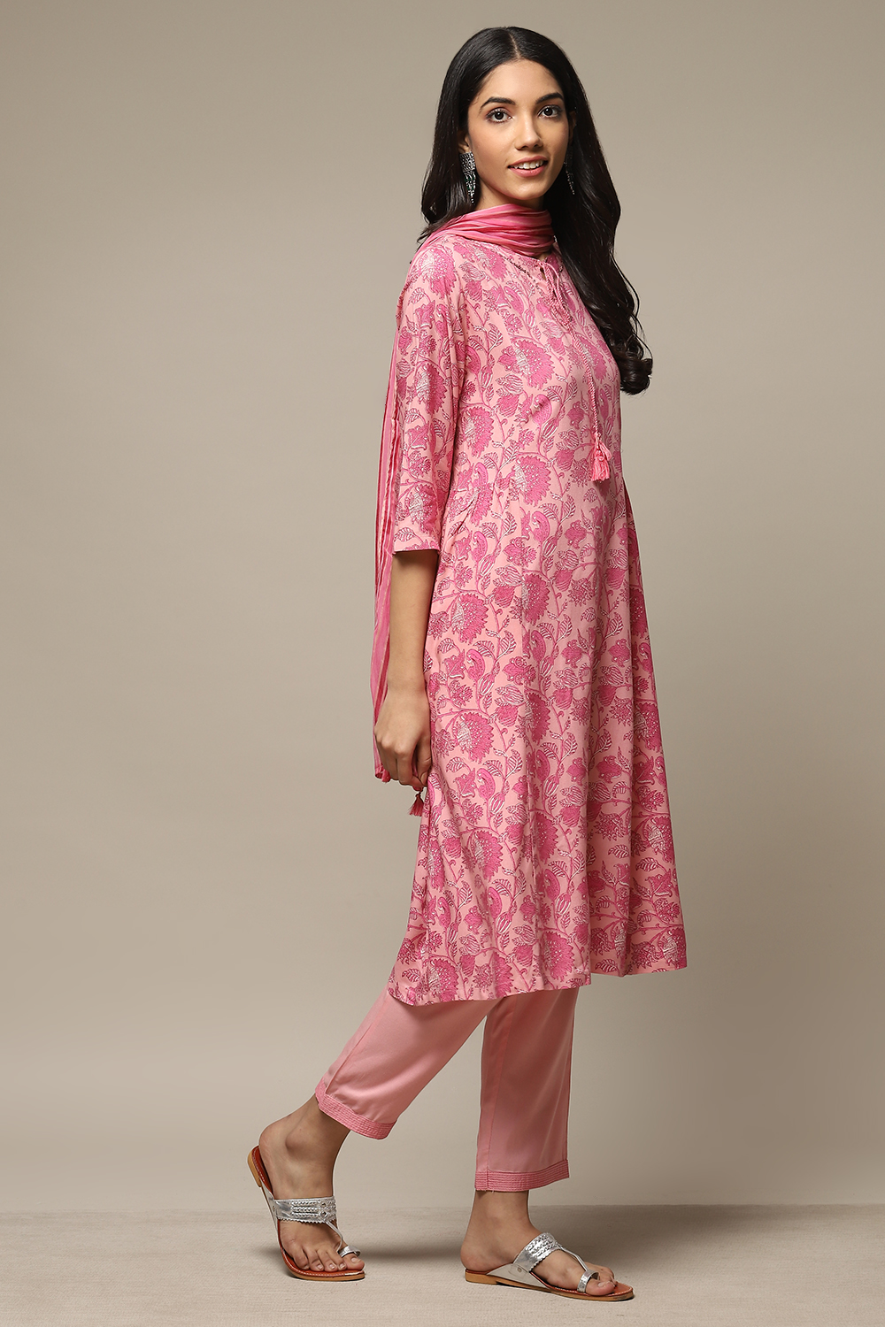 White & Blue Rayon Gathered Kurta Pants Suit Set image number 6