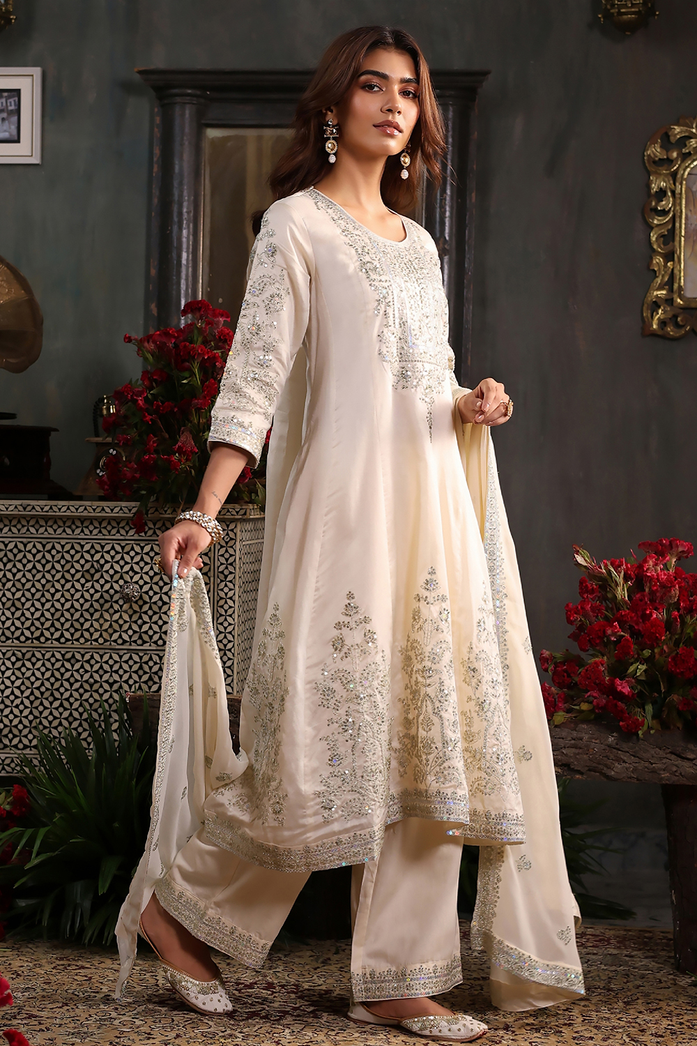Off White Cotton Silk Anarkali Suit Set image number 5