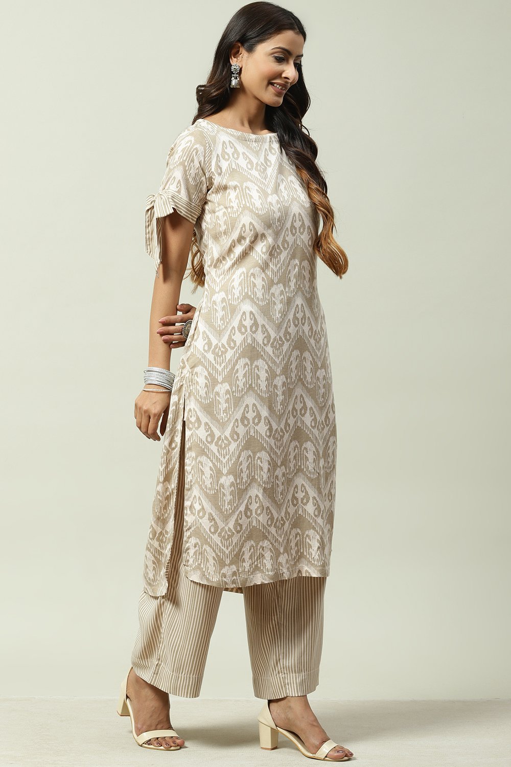 Dull Rose Rayon Straight Fusion Printed Kurta Set image number 5