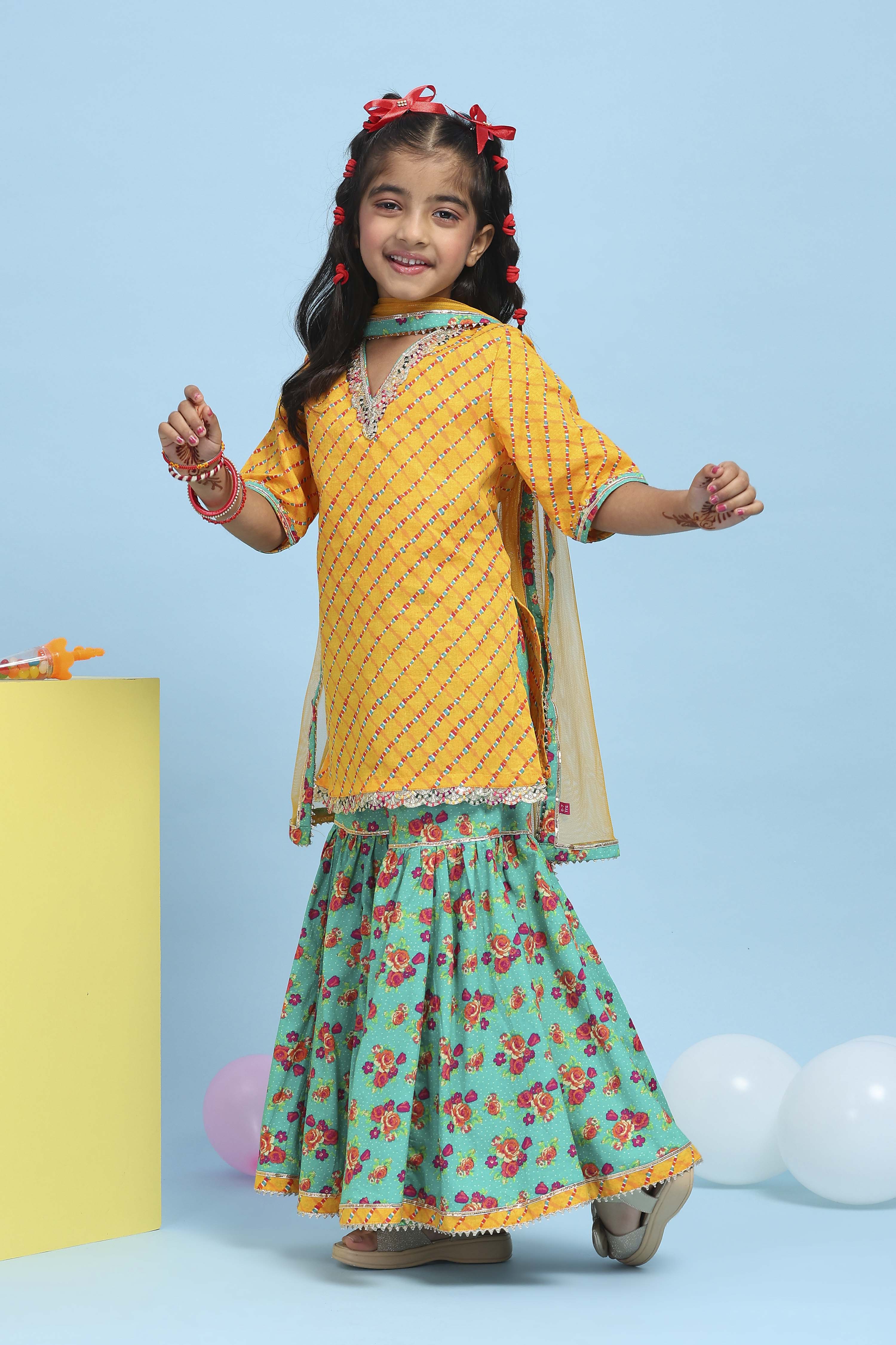 Yellow Cotton Printed Straight Suit Set image number 3