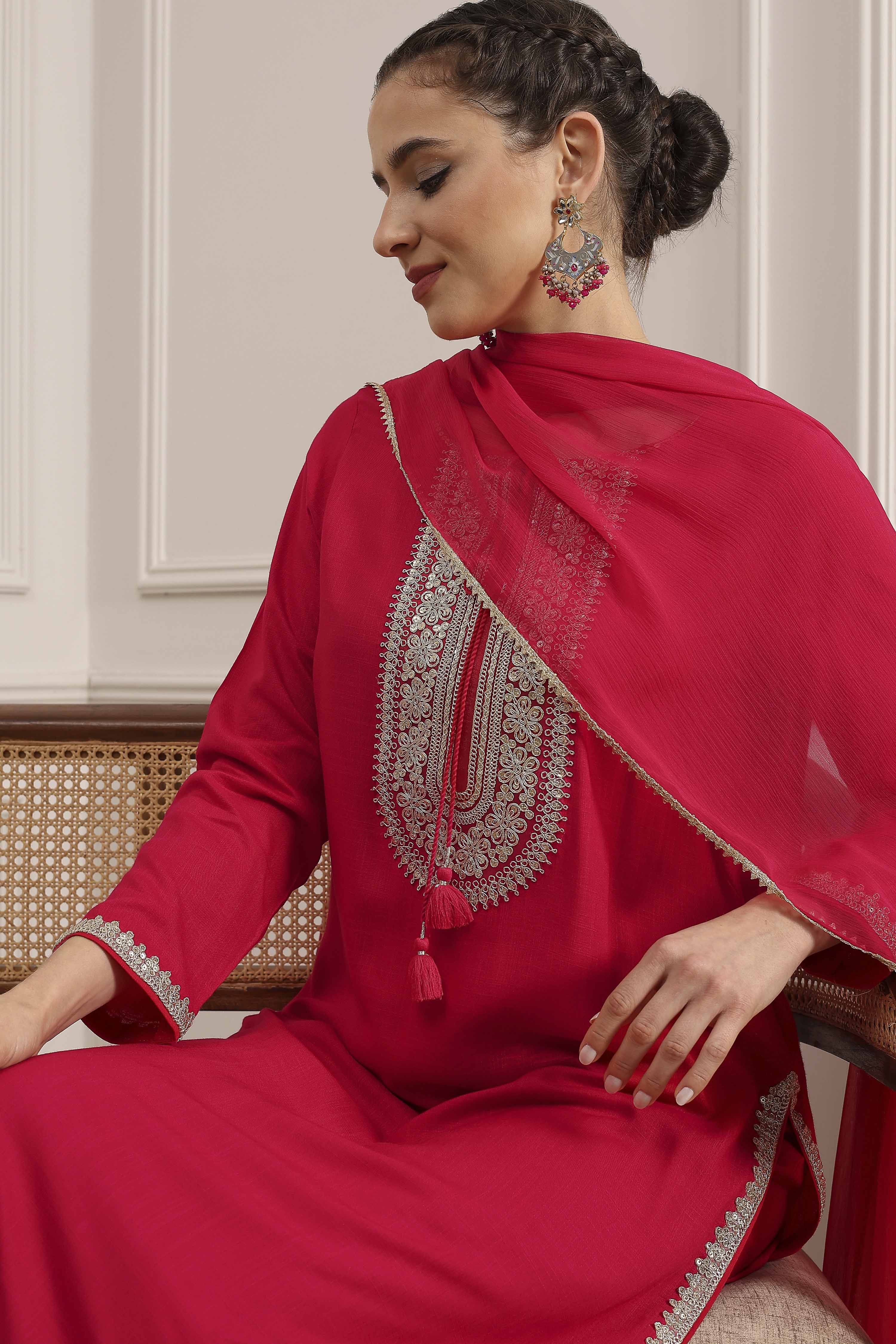 Fuchsia Solid Straight Suit Set image number 7