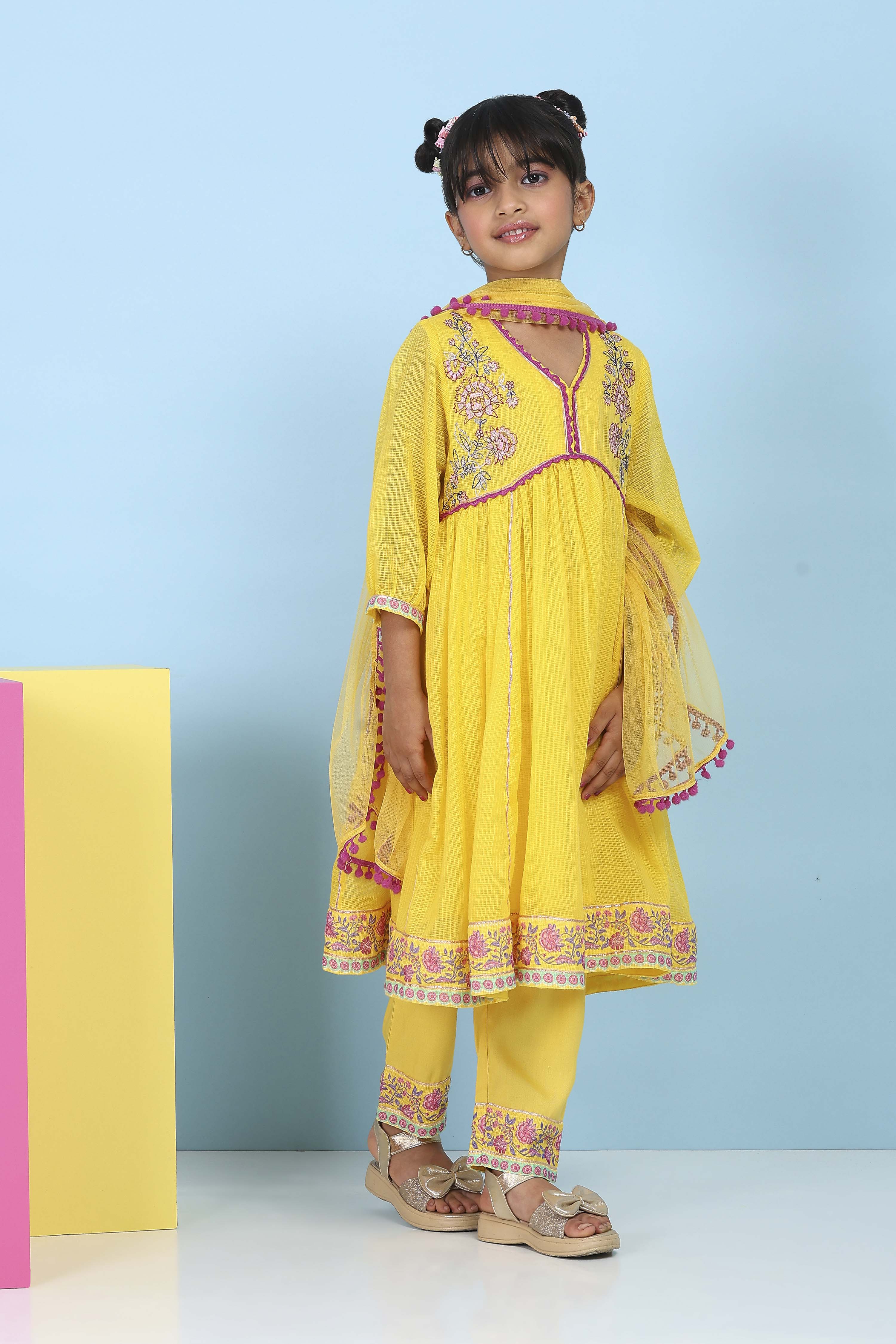 Yellow Cotton Solid Kalidar Suit Set image number 5