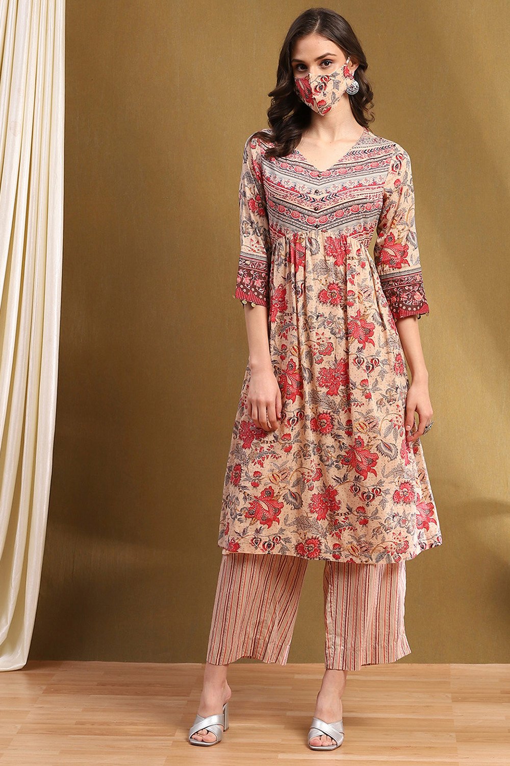 Beige Cotton Floral Printed Gathered A-Line Kurta Set image number 6