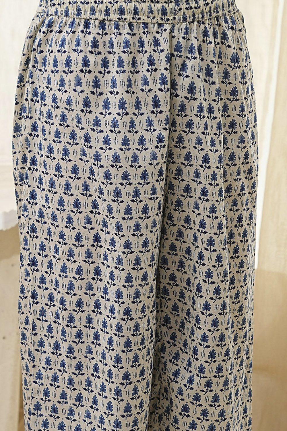 Off-White Cotton Printed Straight Suit Set image number 2