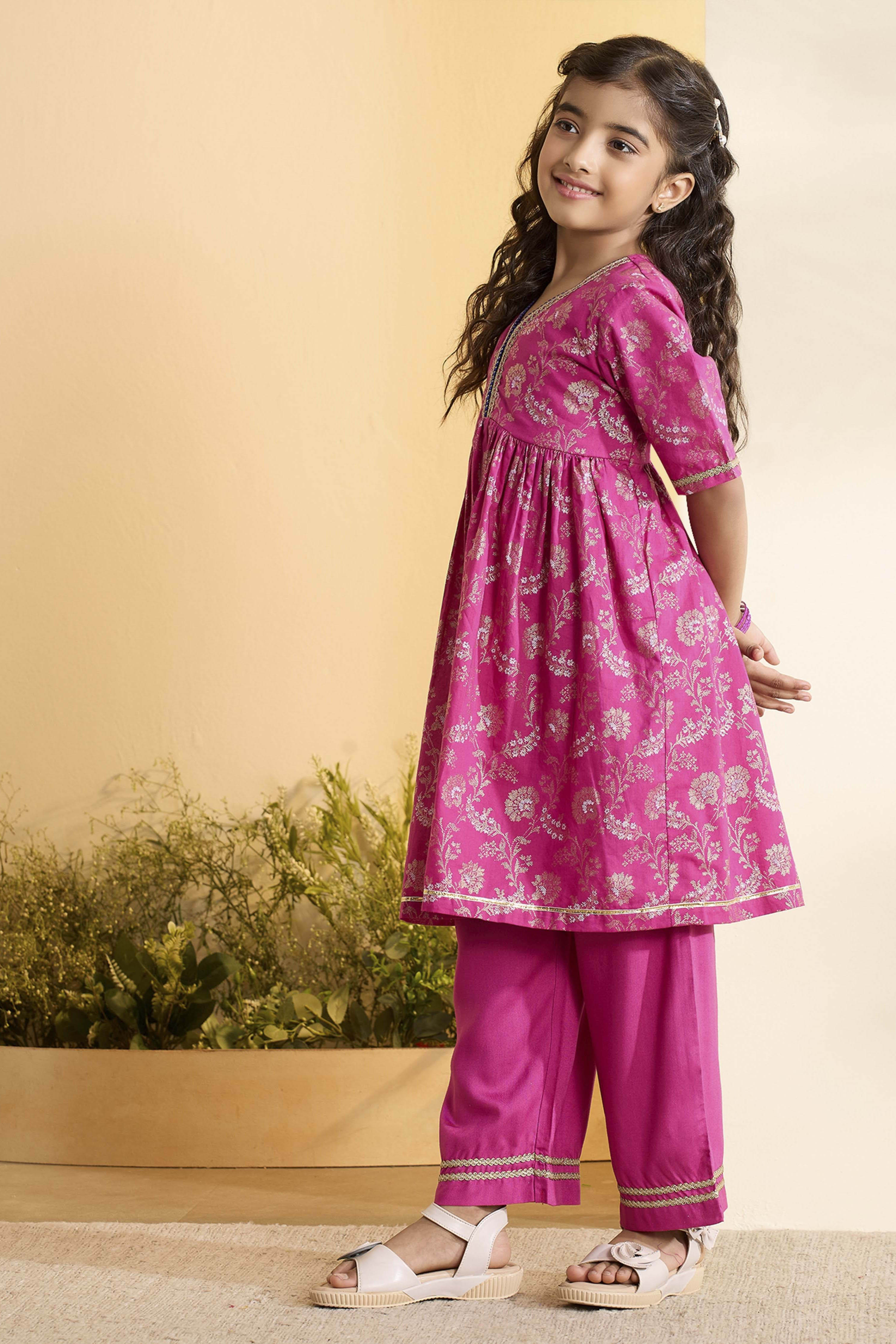 Pink Cotton Floral Printed Flared Kurta Set image number 3