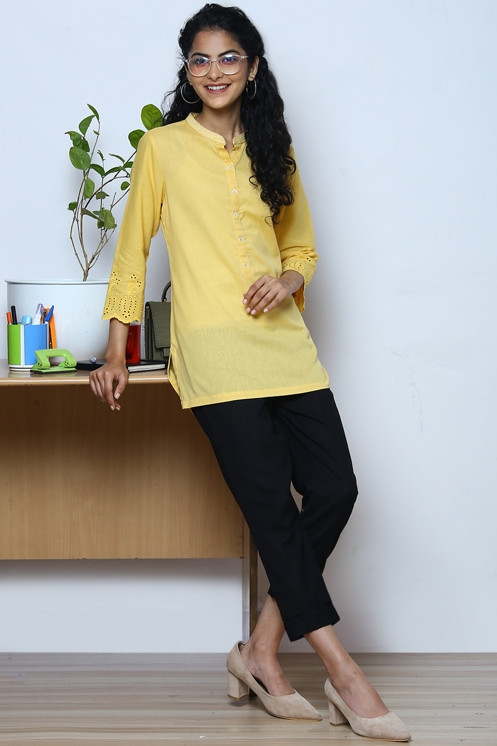 Black Cotton Flax Solid Kurti image number 3