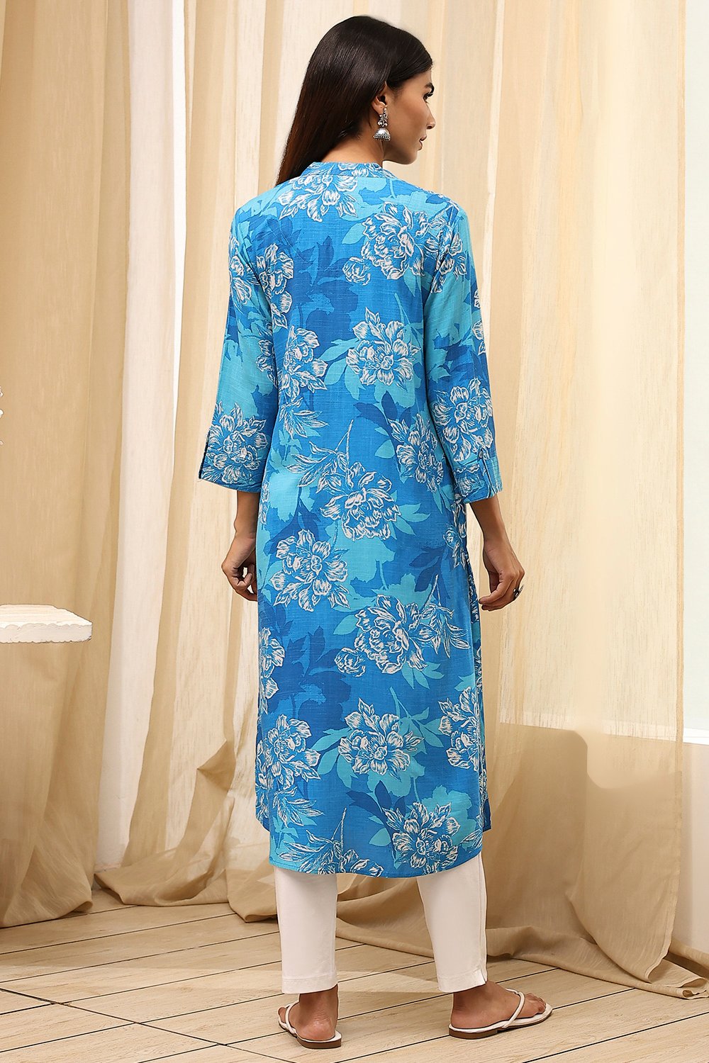 Blue Floral Printed Straight Kurta image number 4