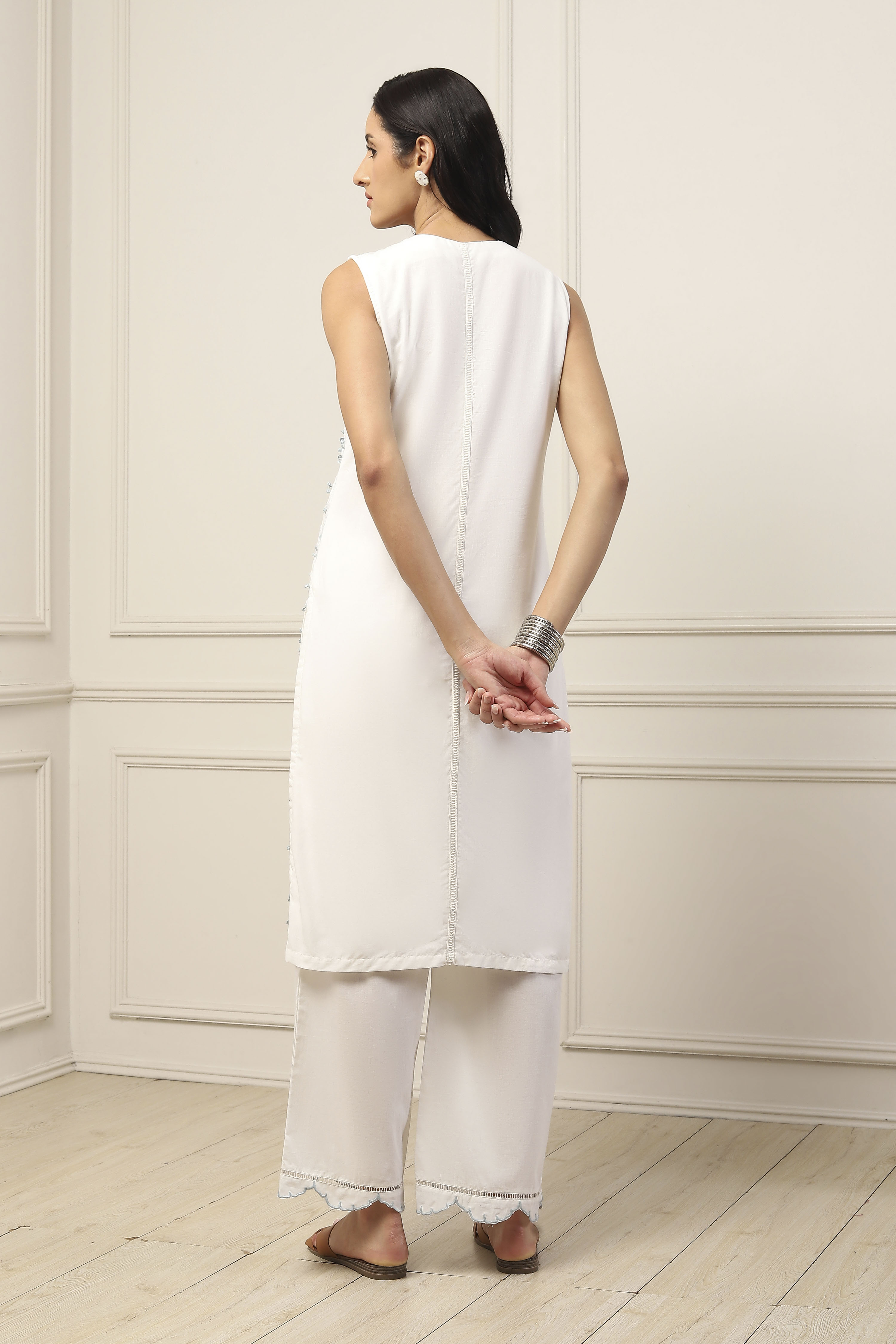 White Cotton Schiffli Embroidered Straight Suit Set image number 4