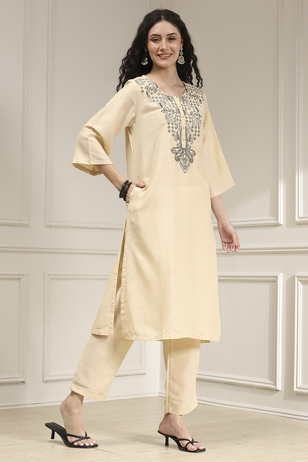 Black Textured Straight Kurta Pants Set image number 5