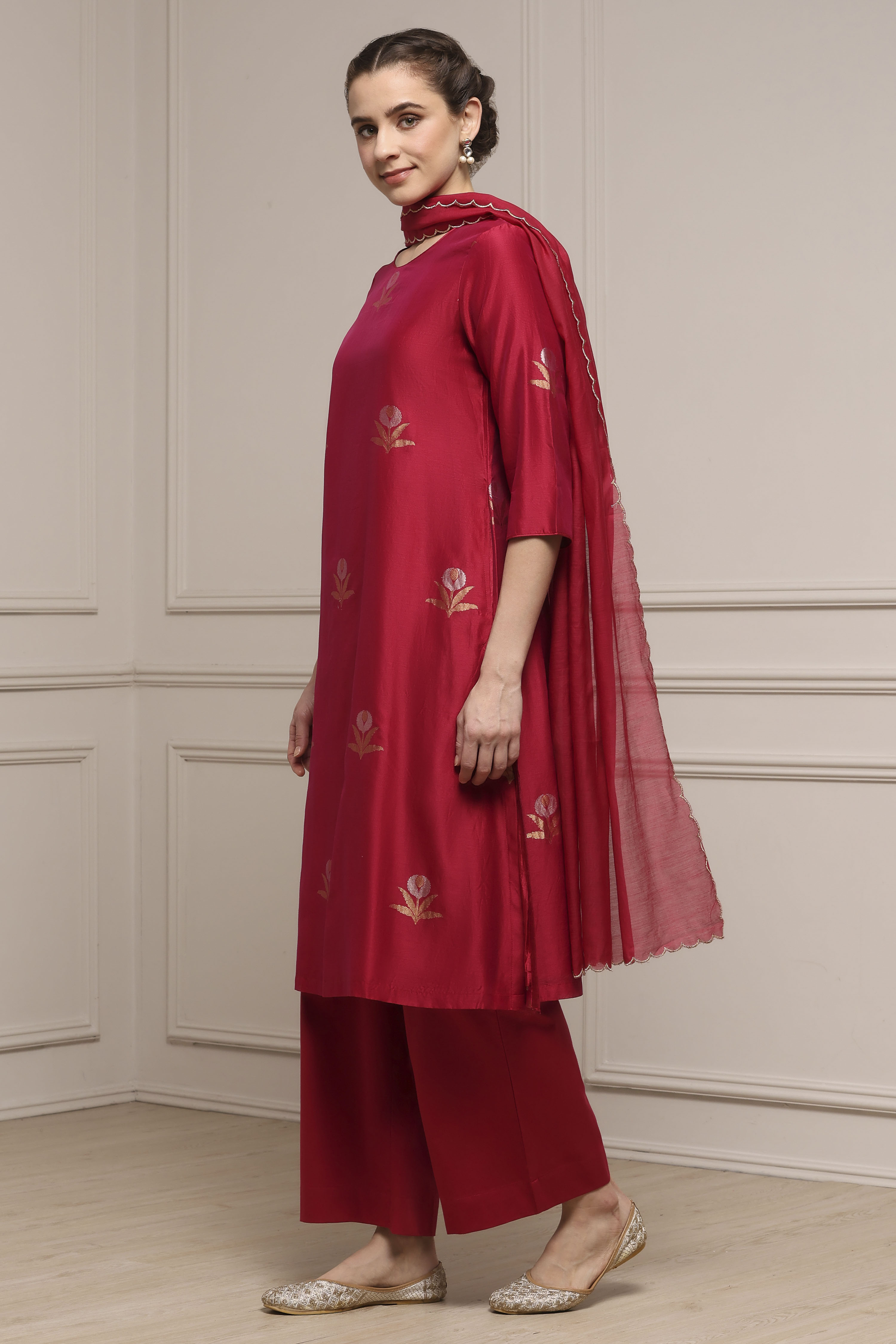Lavender Chanderi Relaxed Dyed Kurta Pants Set image number 3