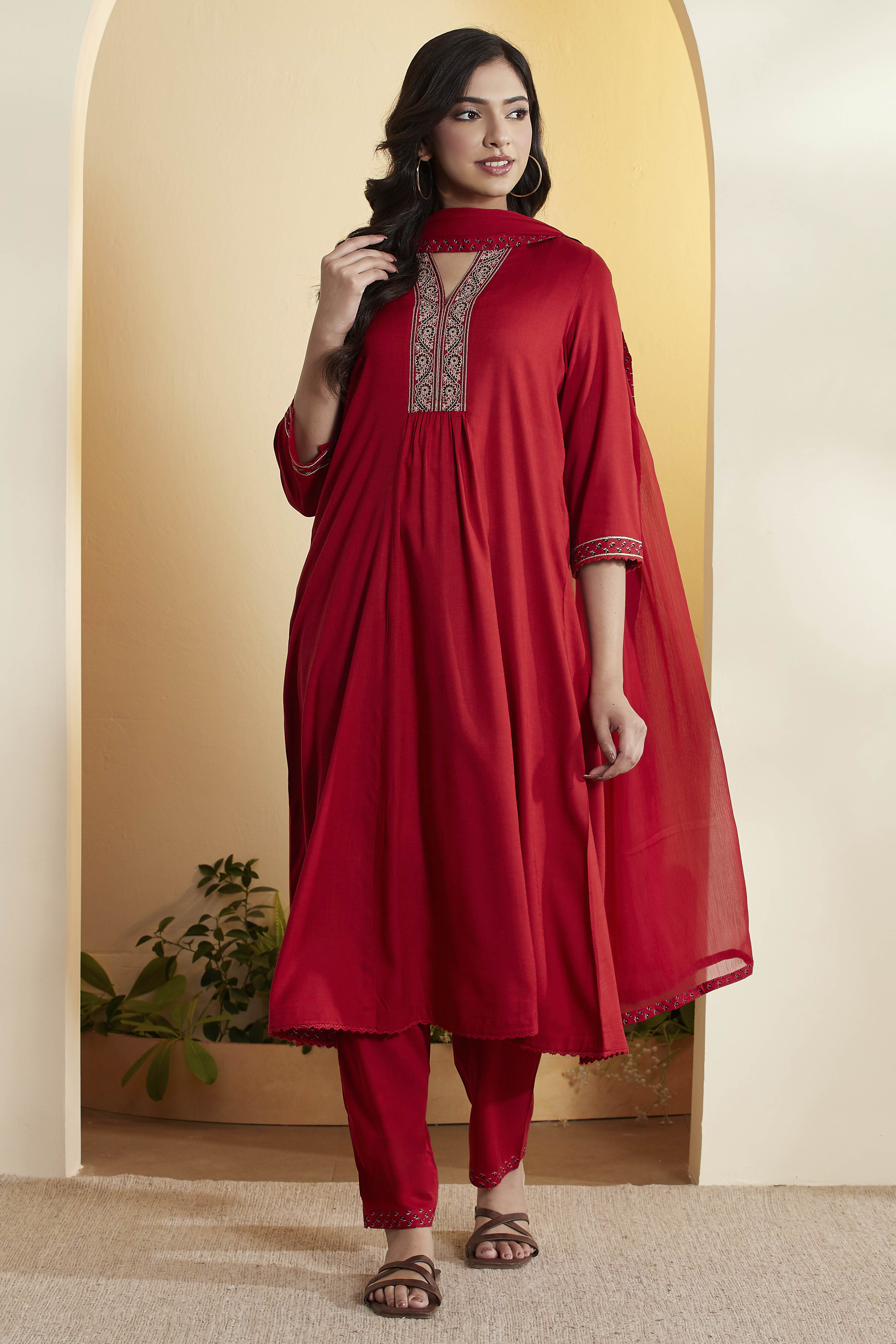 Red Viscose Rayon Straight Suit Set image number 6