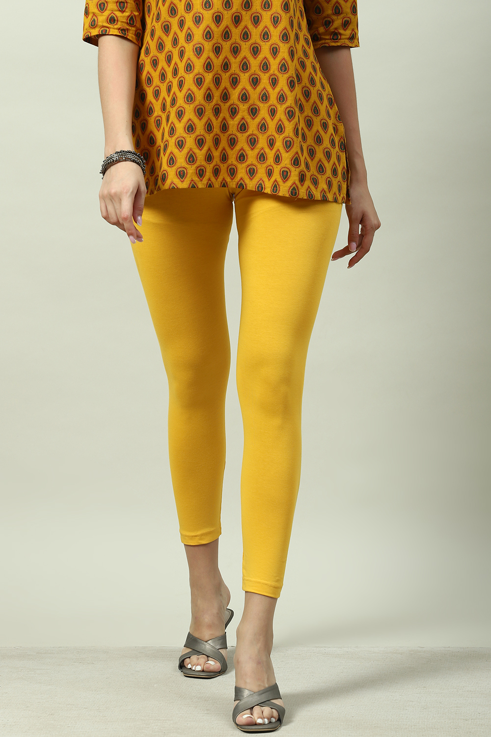 Off White Cotton Lycra Leggings image number 0