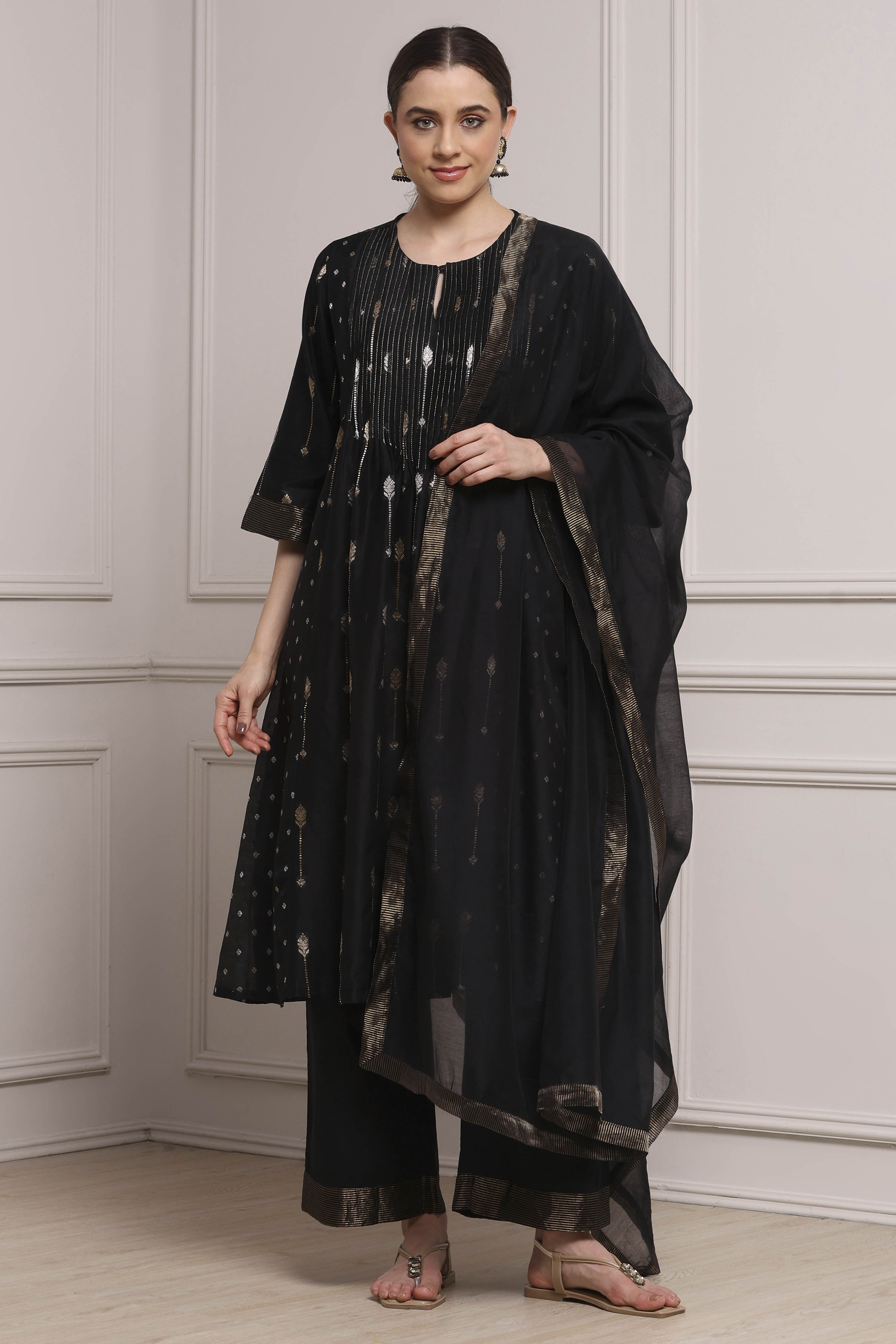 Black Silk Yarndyed Gathered Suit Set image number 6