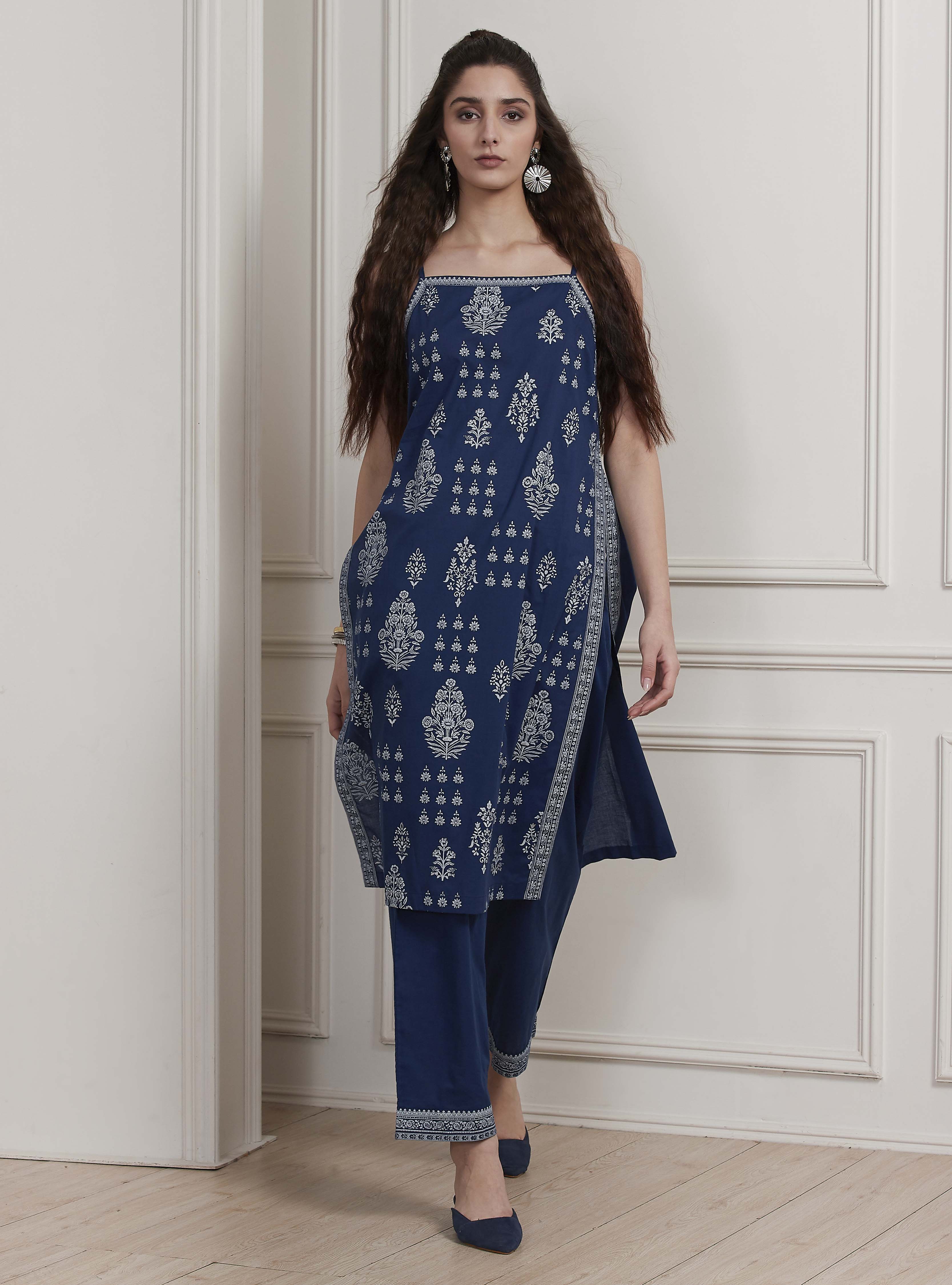 Green Cotton Ethnic Motif Printed Straight Suit Set image number 7