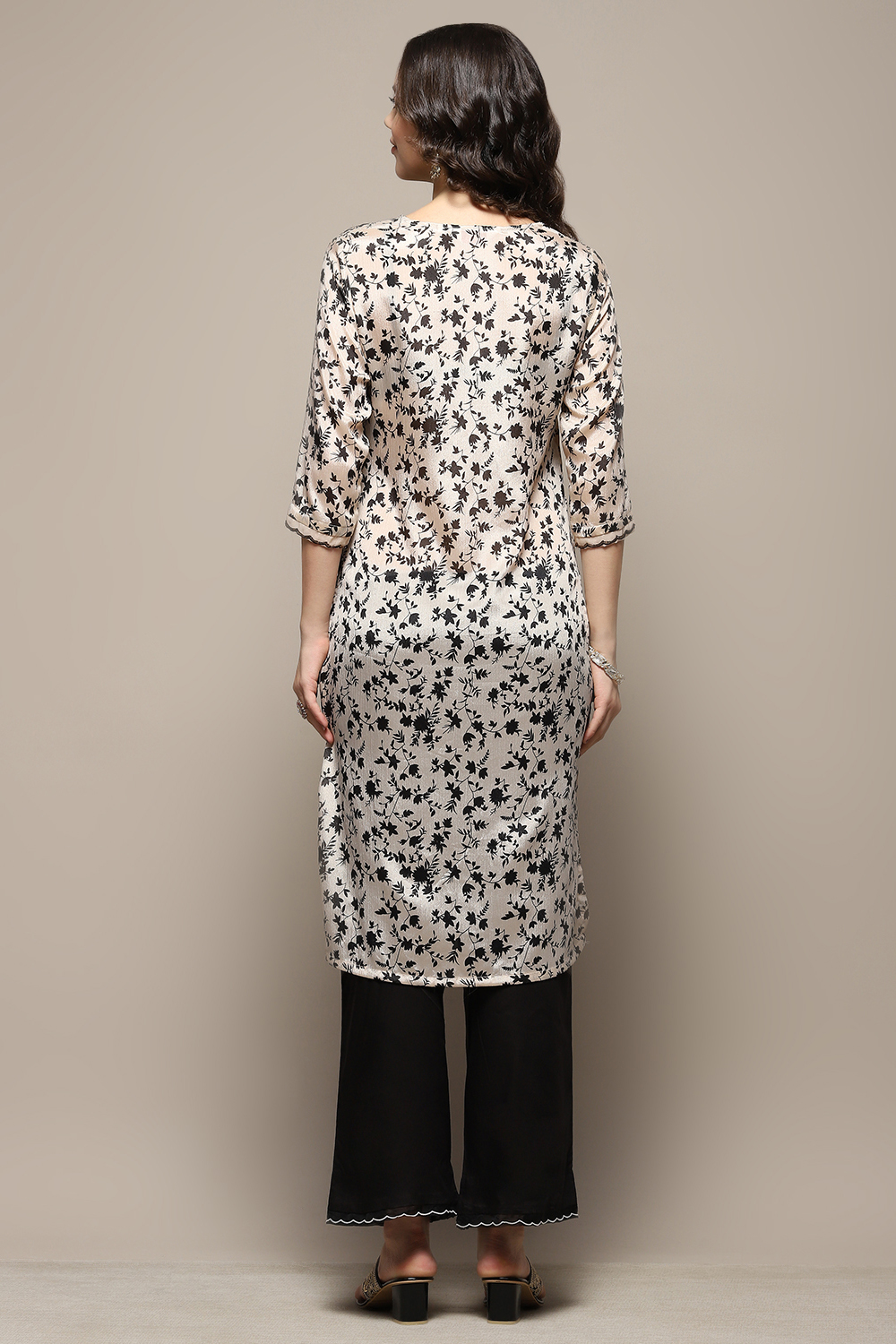 Beige Polyester Straight Printed Suit Set image number 5