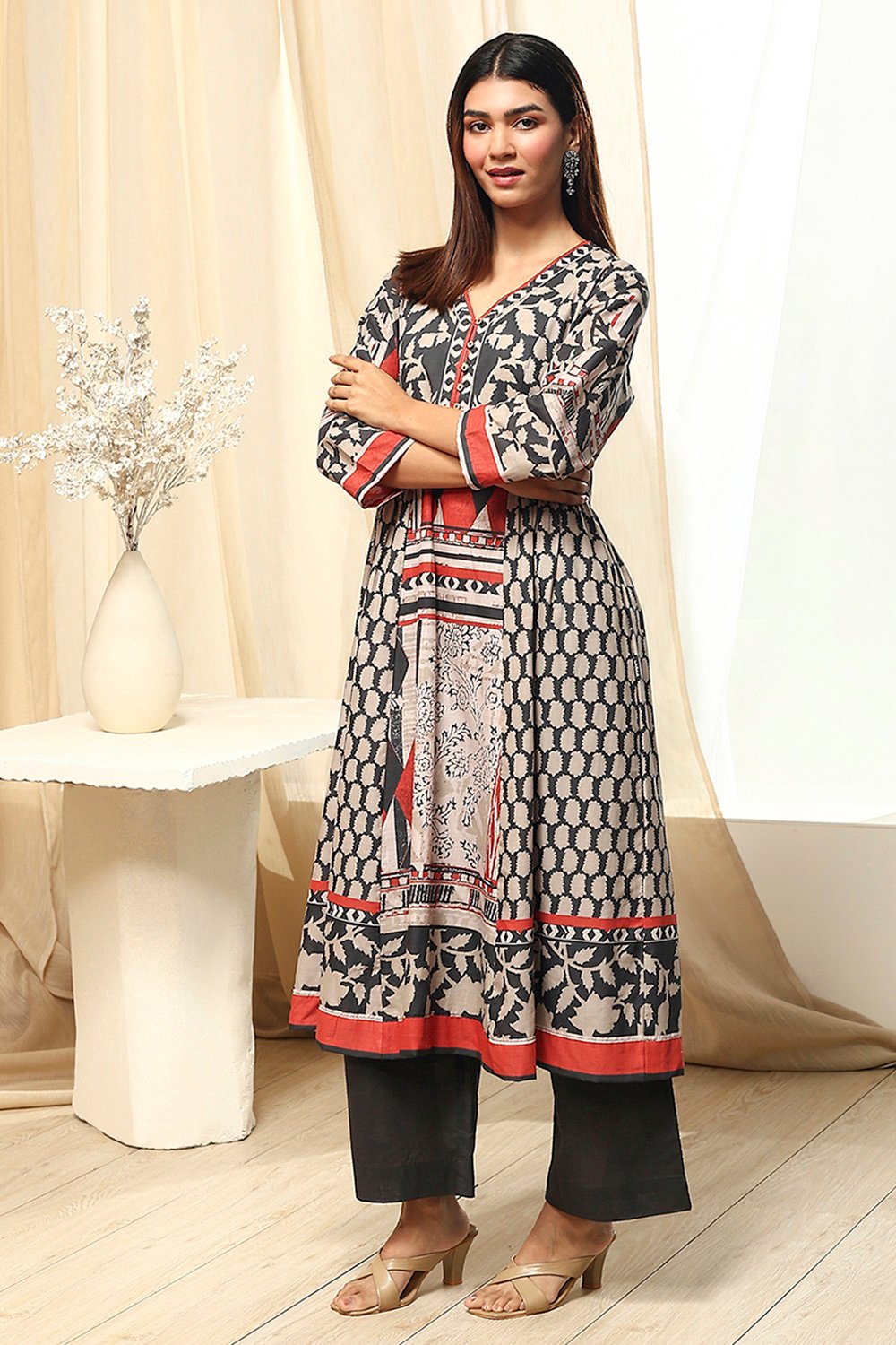 Black and Beige Cotton Printed A-Line Kurta Set image number 0