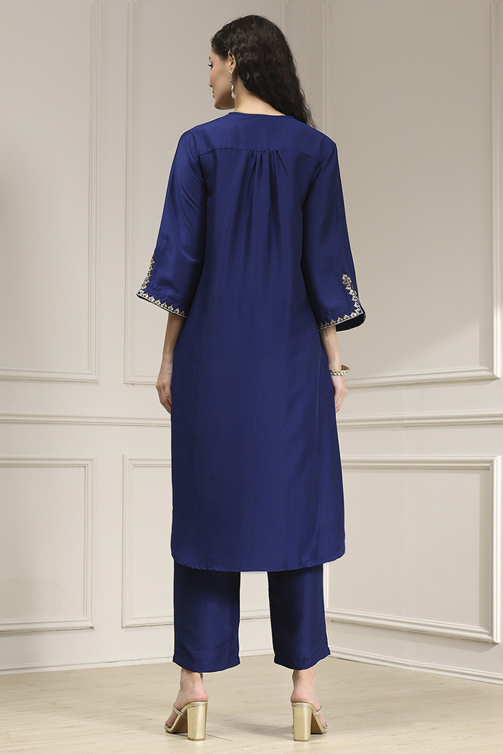 Indigo Blue Dyed Straight Kurta Set image number 4
